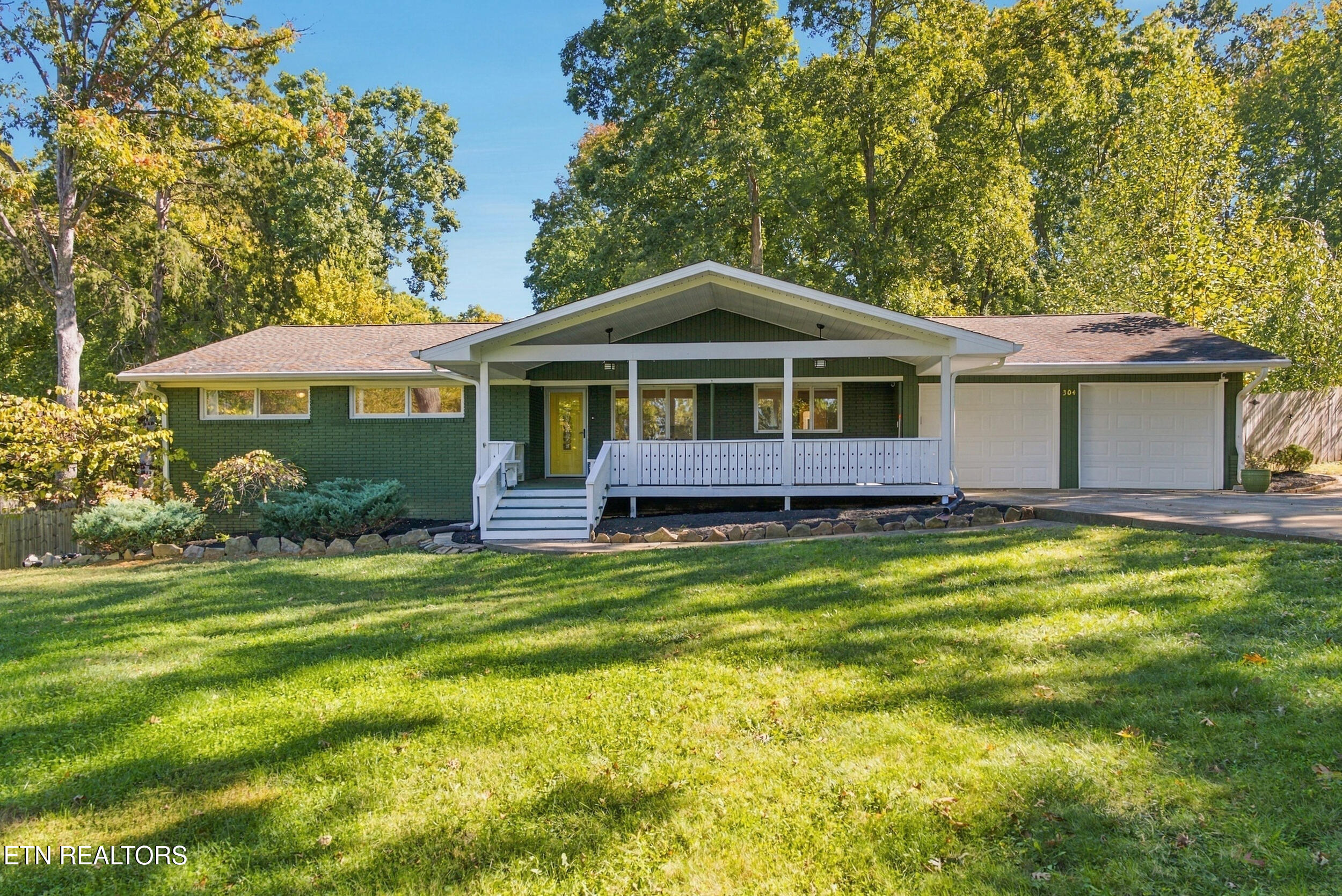 304 Land Oak Rd — photo