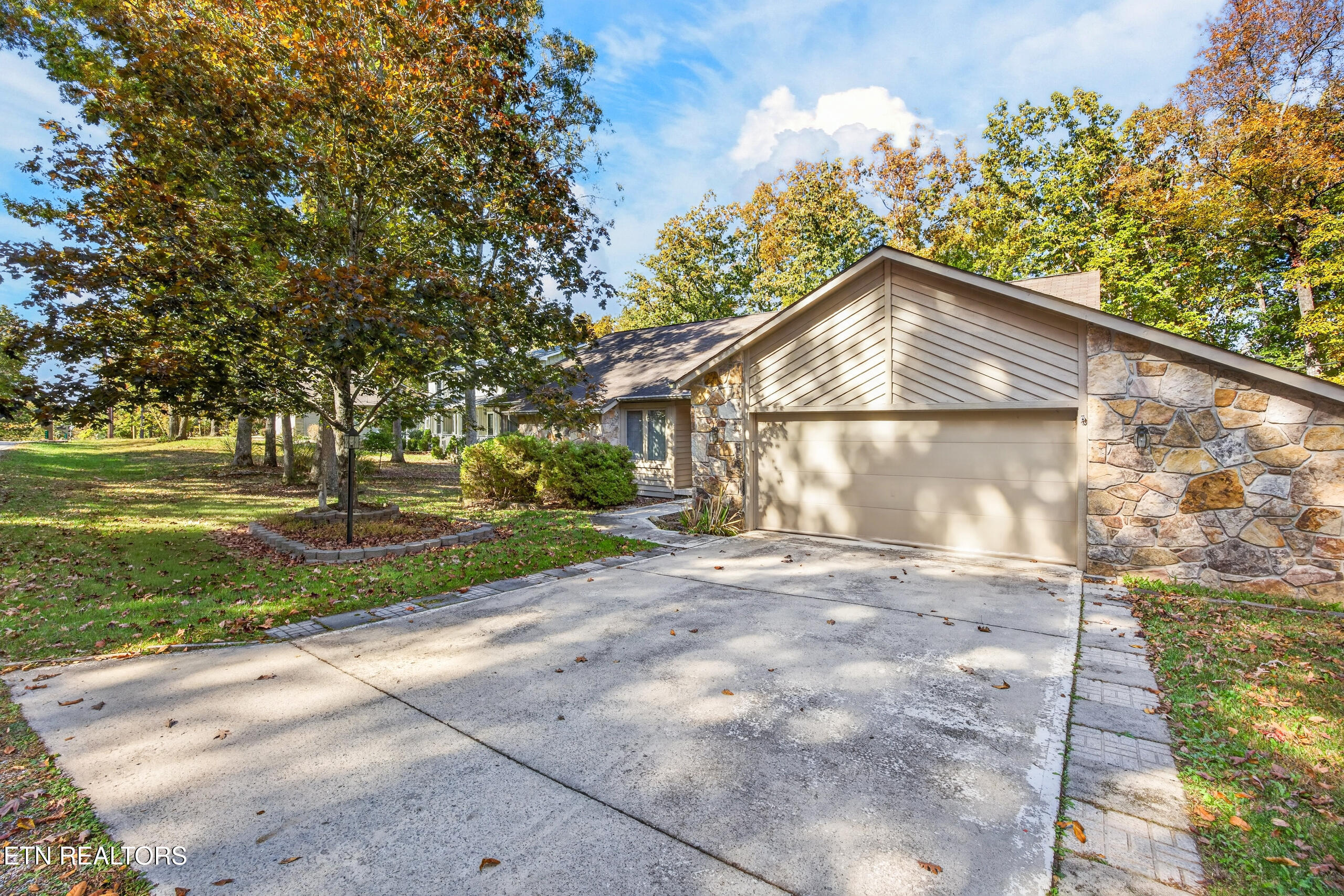 116 Rolling Green Drive — photo