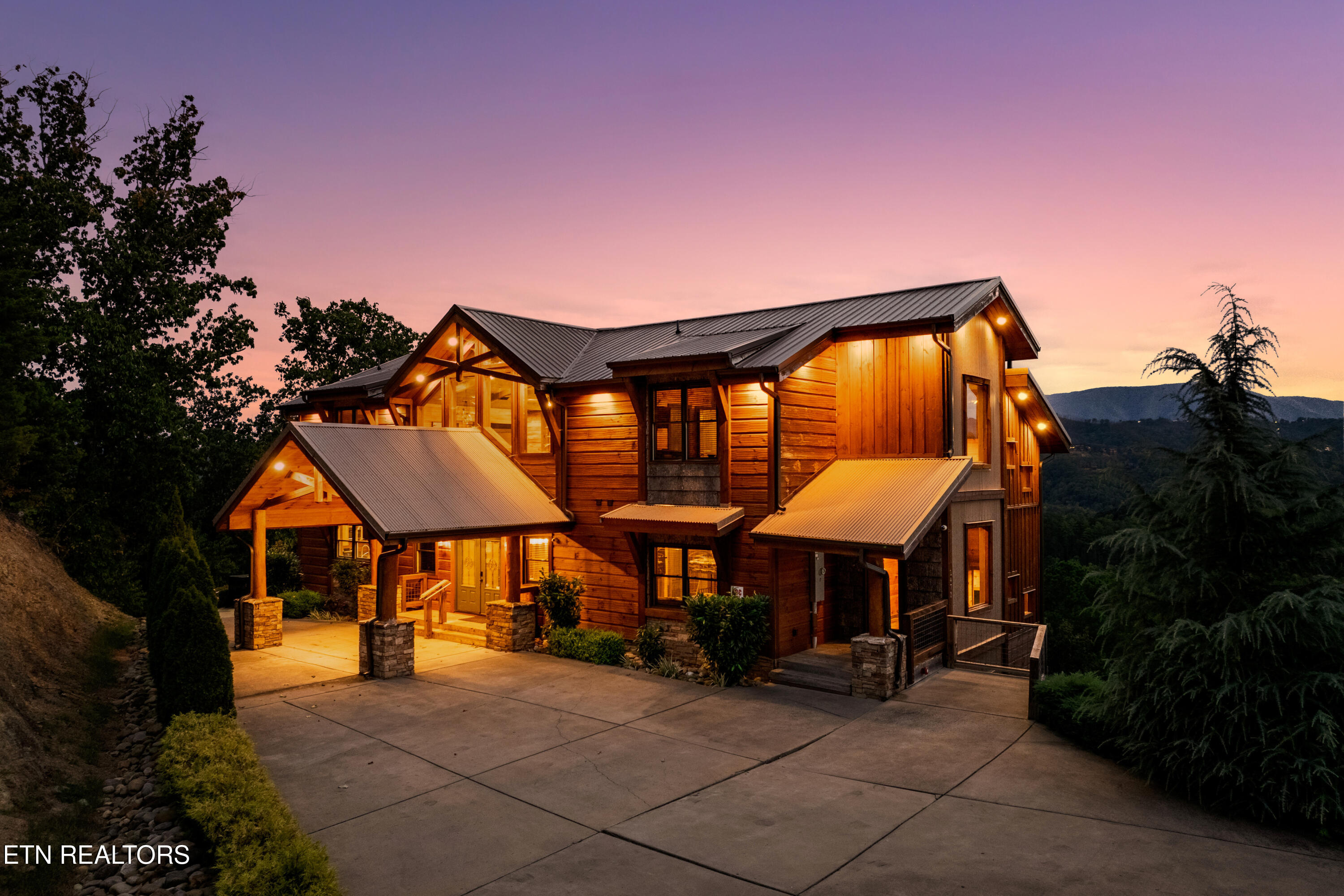 2470 Hackberry Drive — photo