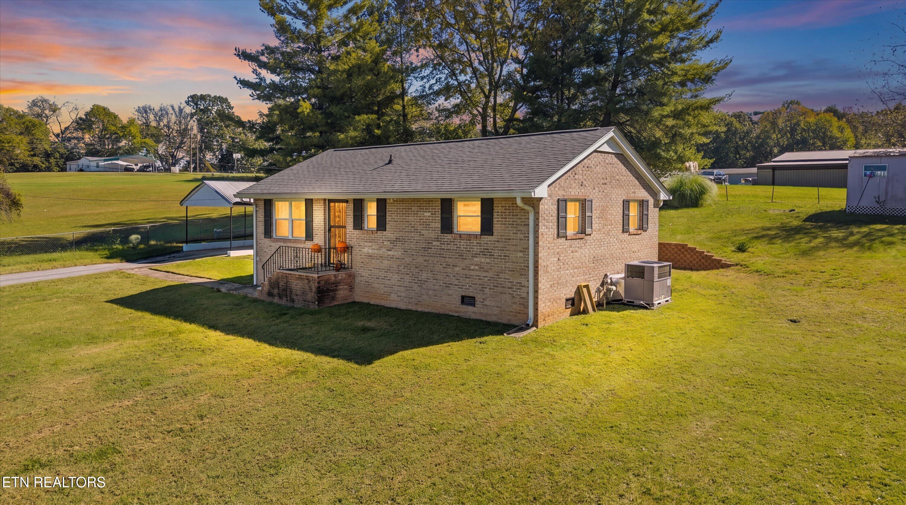 716 W Beaver Creek Drive — photo