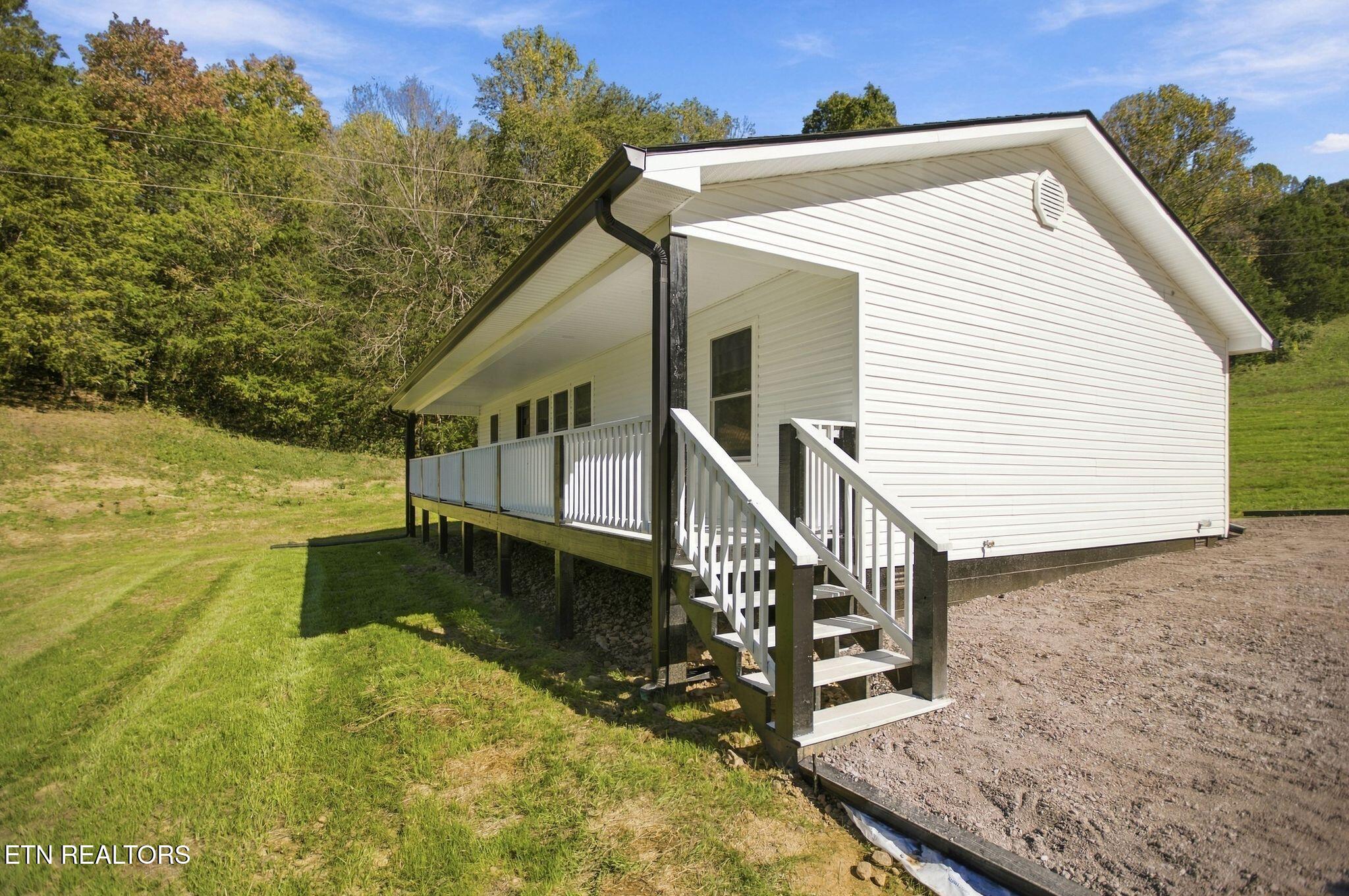 2433 Tennessee 131 Hwy — photo