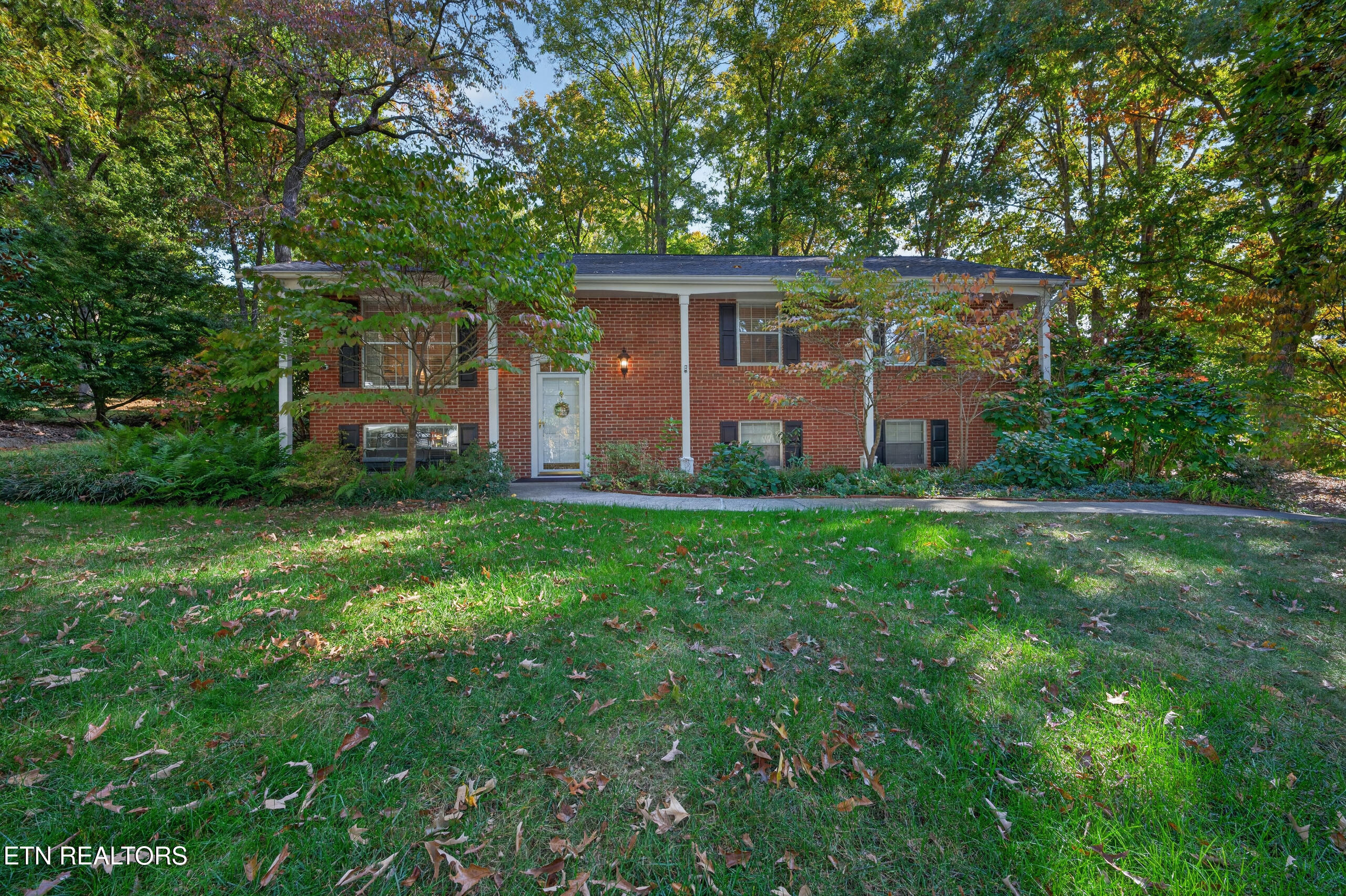 1820 Stonebrook Drive — photo