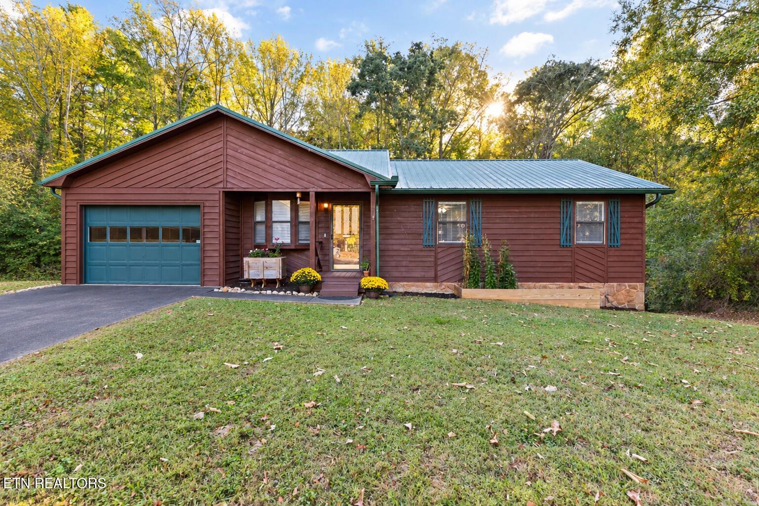 2323 Travis Circle — photo