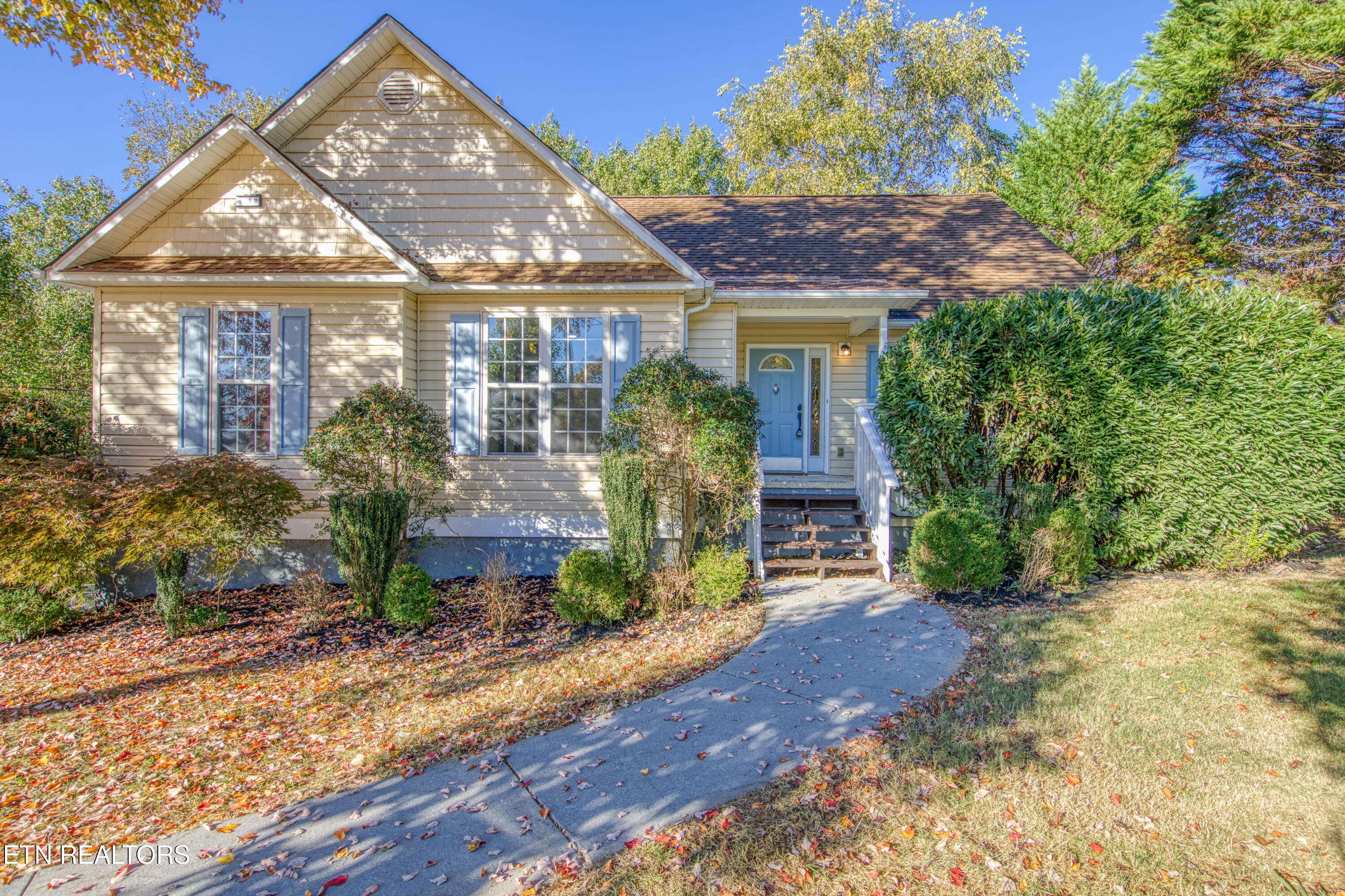 1138 Vista Drive — photo