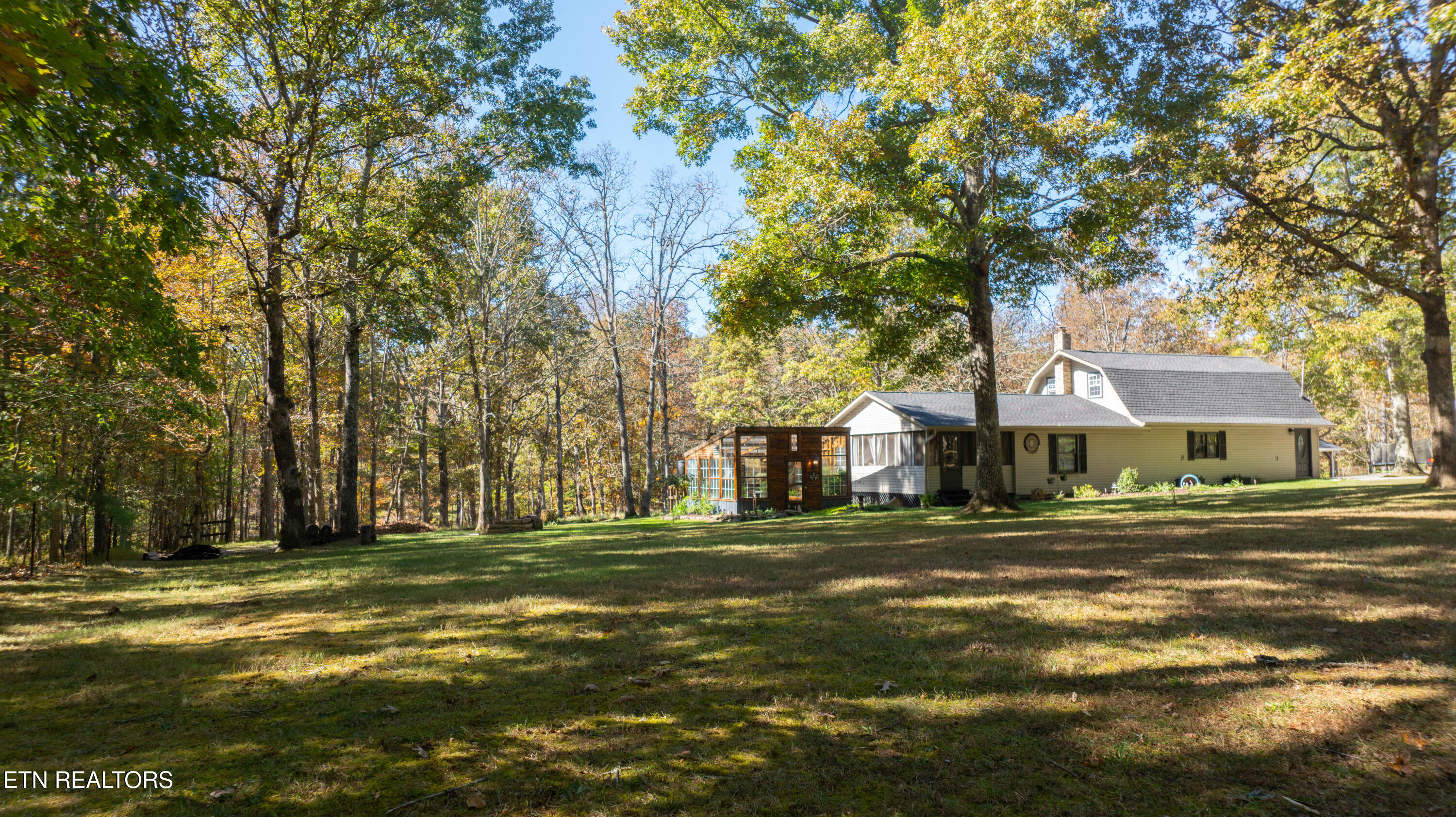 542 Laurel Rd — photo