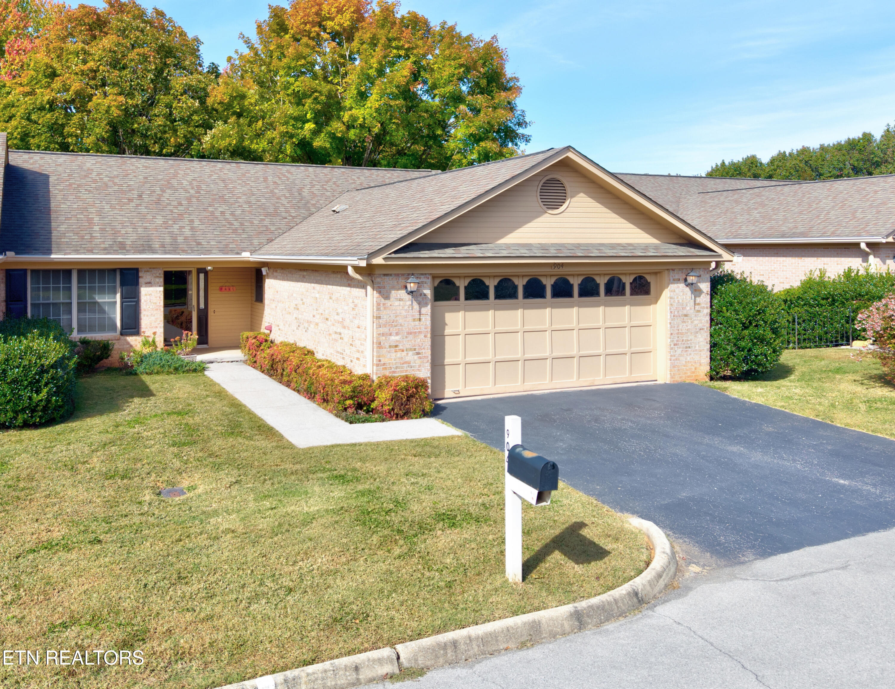904 Portsmouth Circle — photo