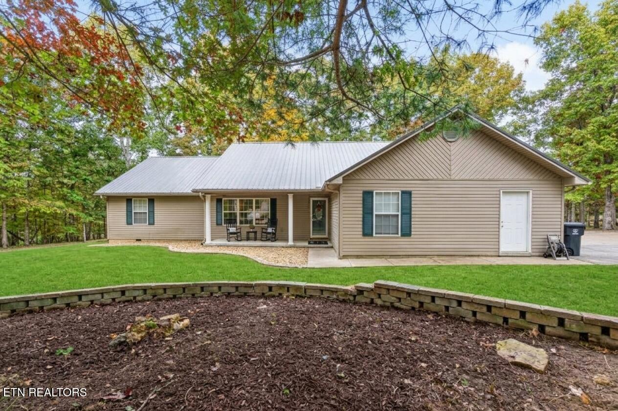 200 Satsuma Drive — photo