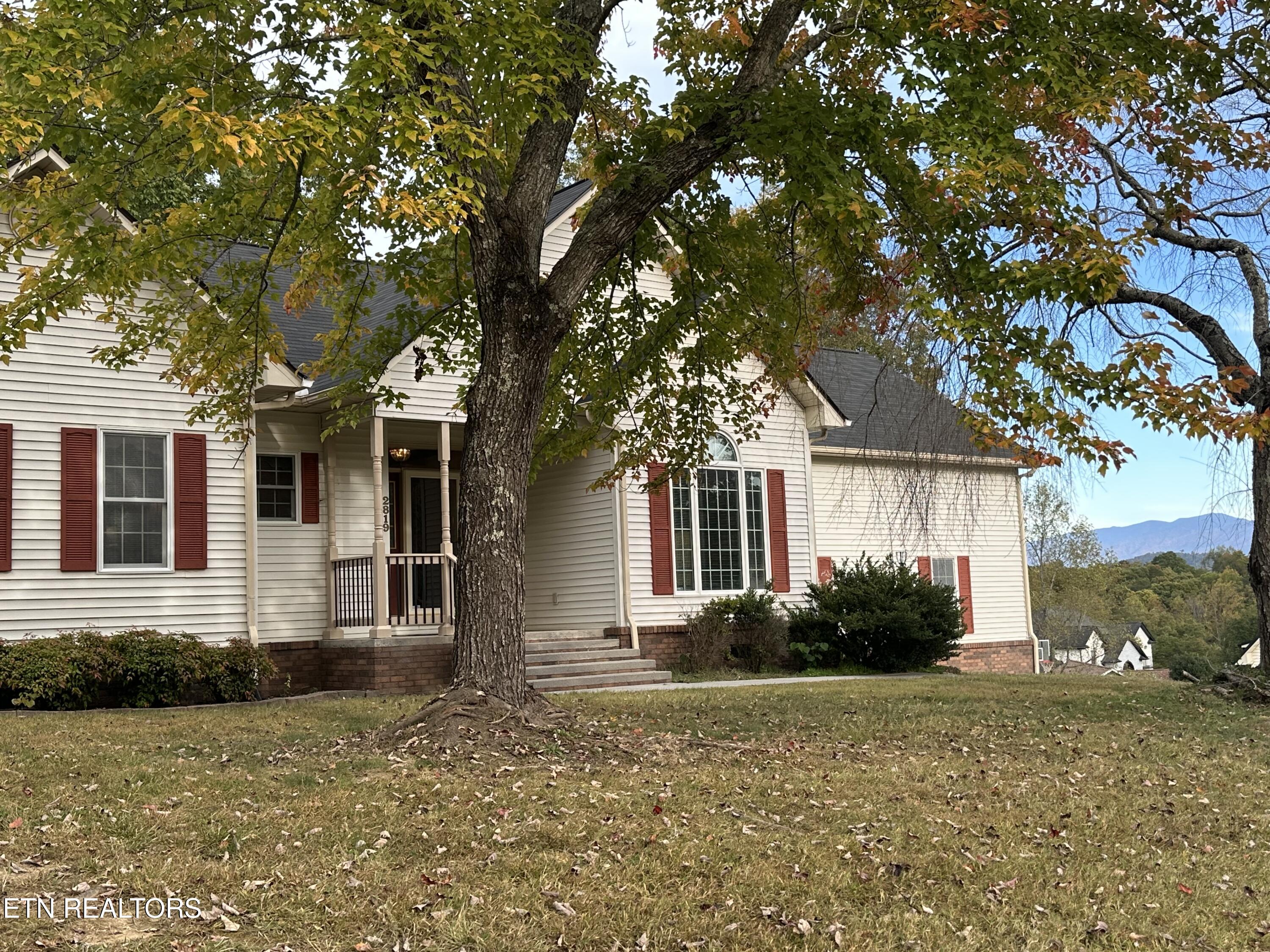 2819 Saint Charles Place — photo