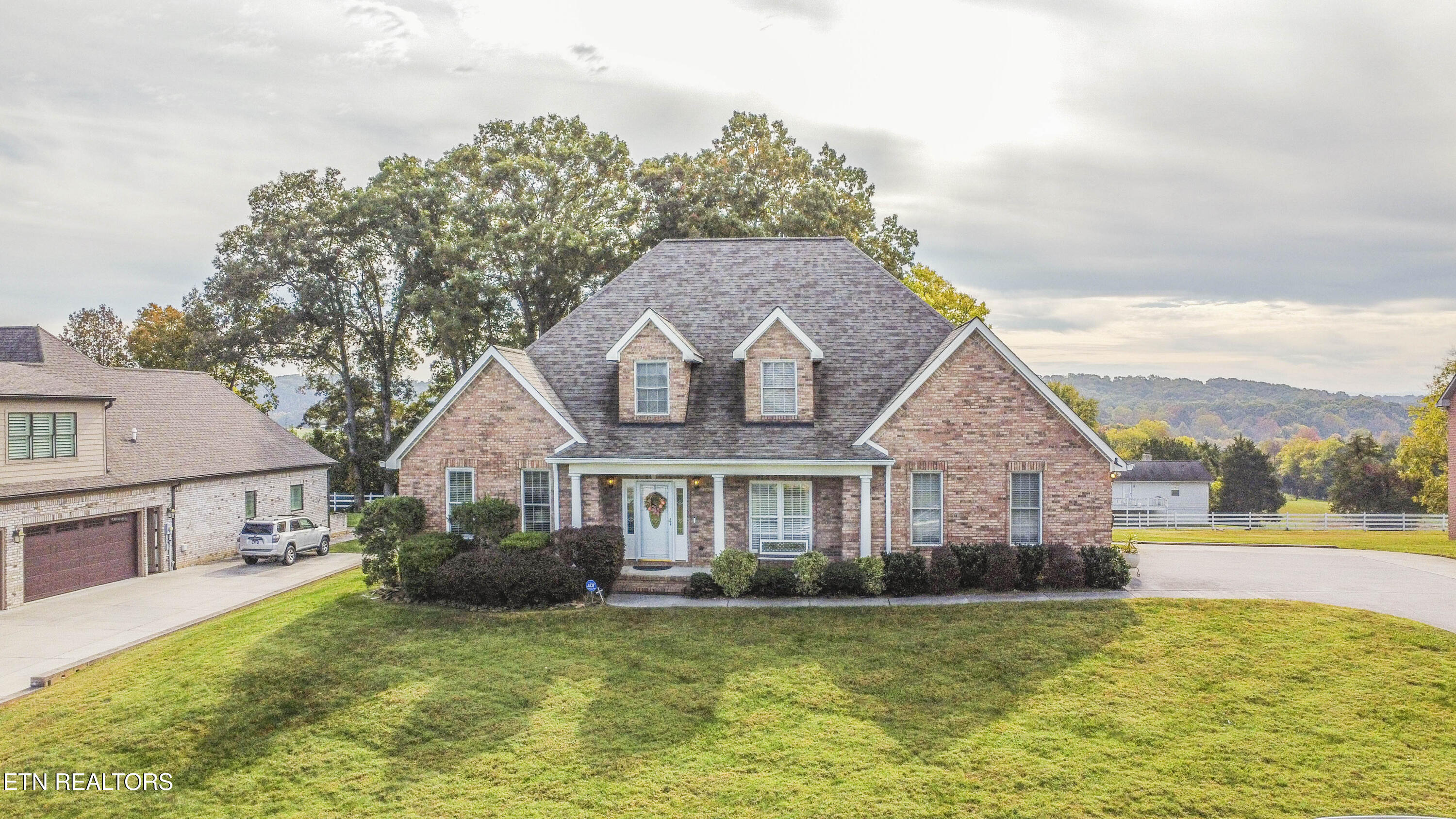 530 Oak Chase Blvd — photo