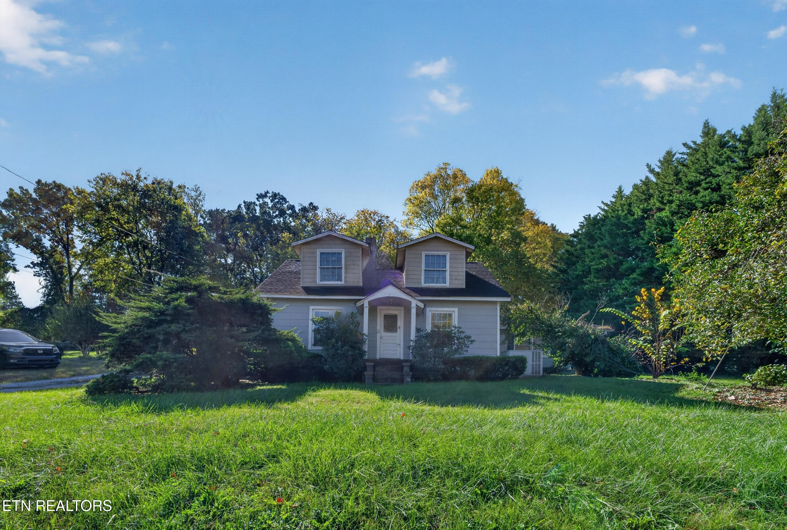 4815 Pleasant Ridge Rd, Knoxville, TN 37912