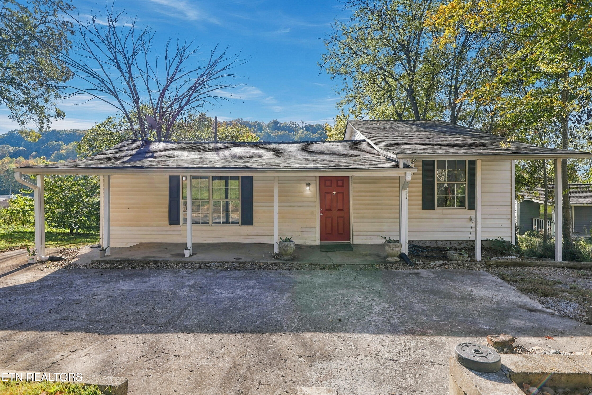 2646 Greenway Drive — photo