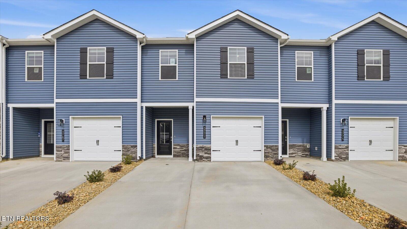 3711 Wyatt Way — photo