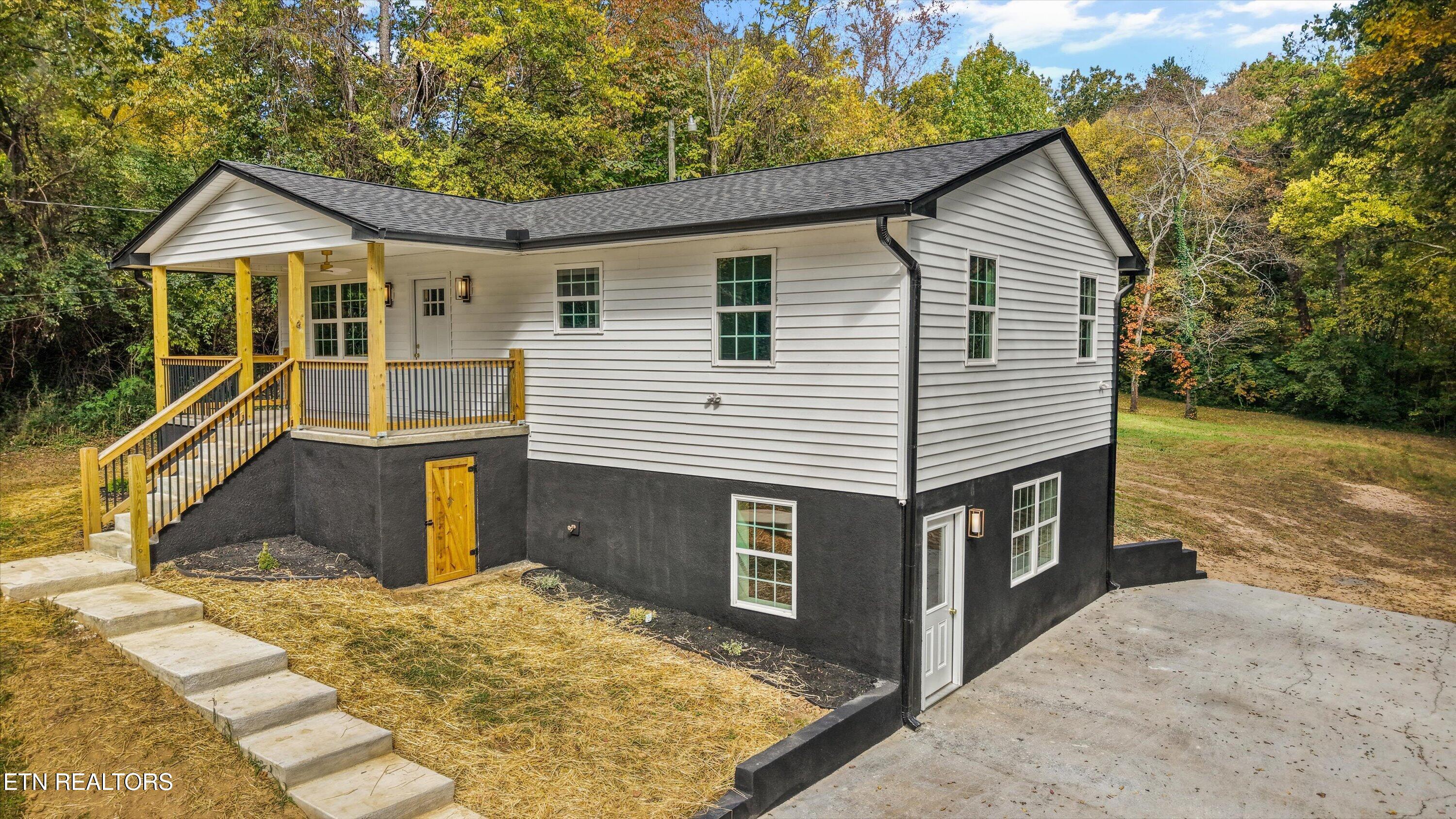 2316 Ault Rd — photo