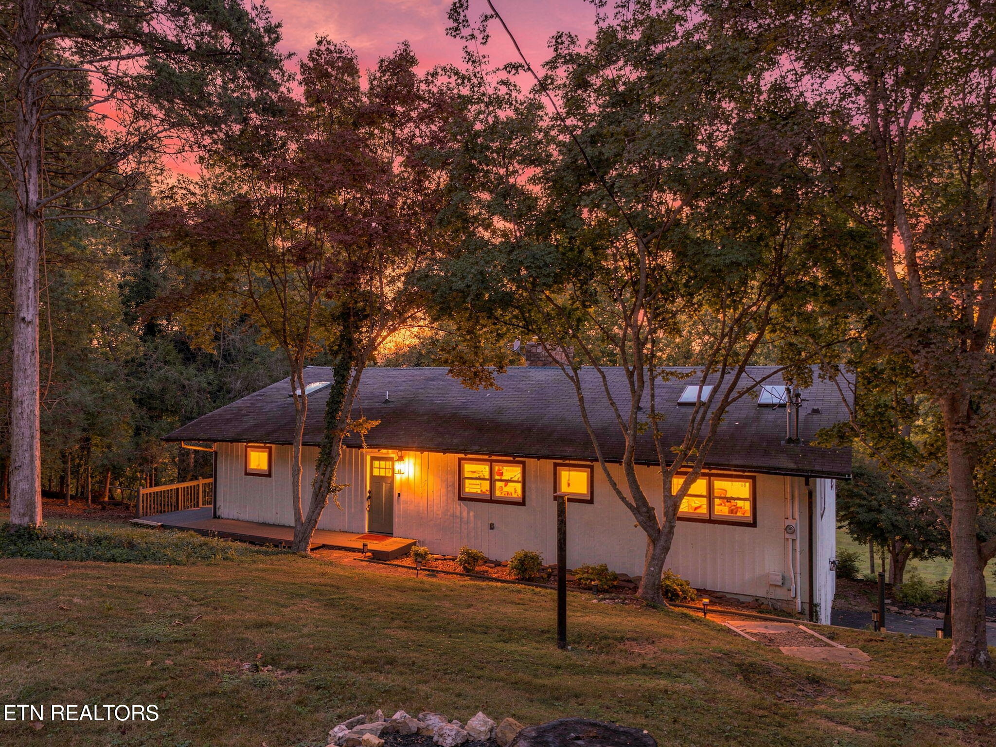 1464 Twin Coves Drive — photo