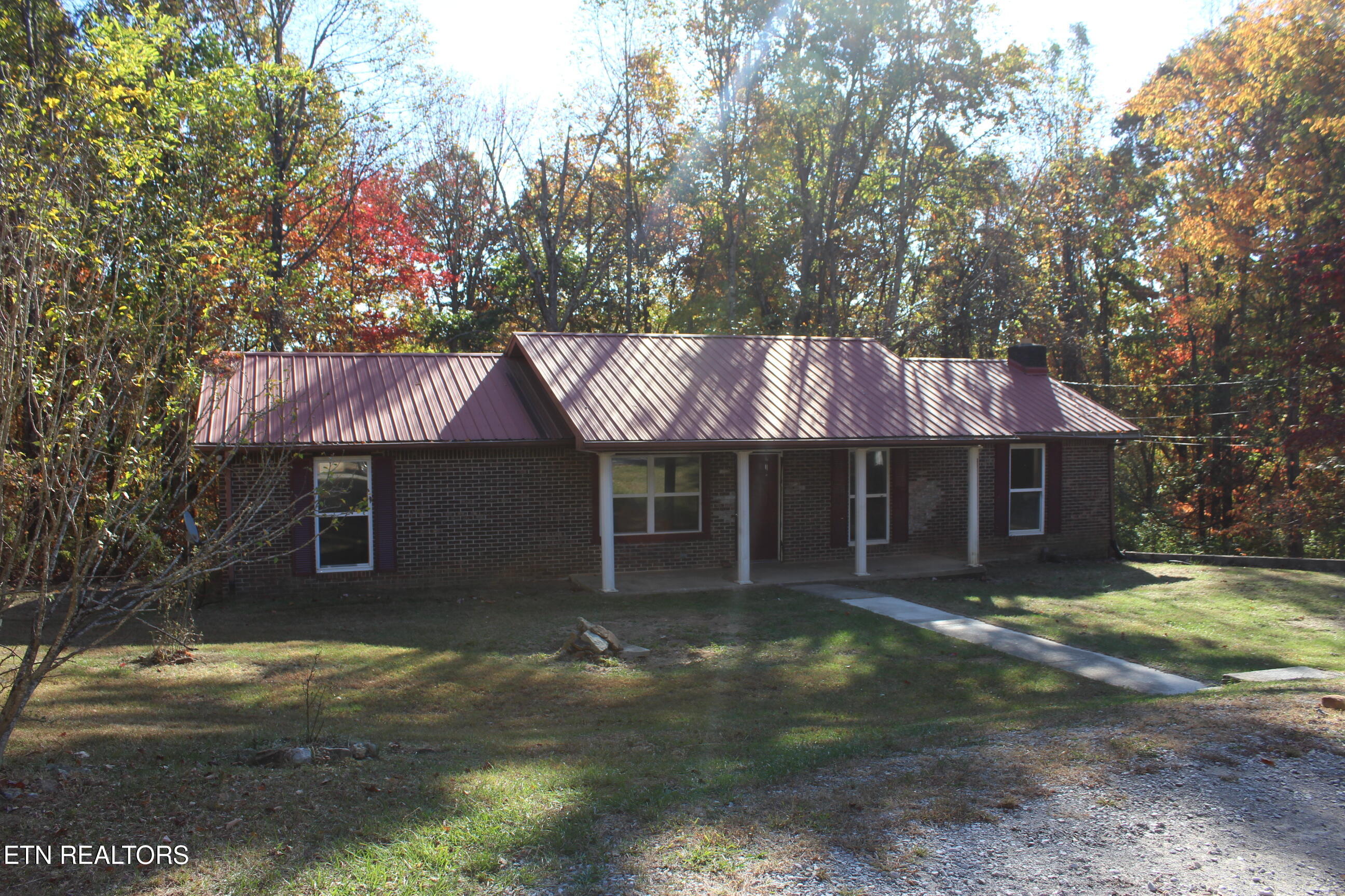 100 Cliff Lane — photo
