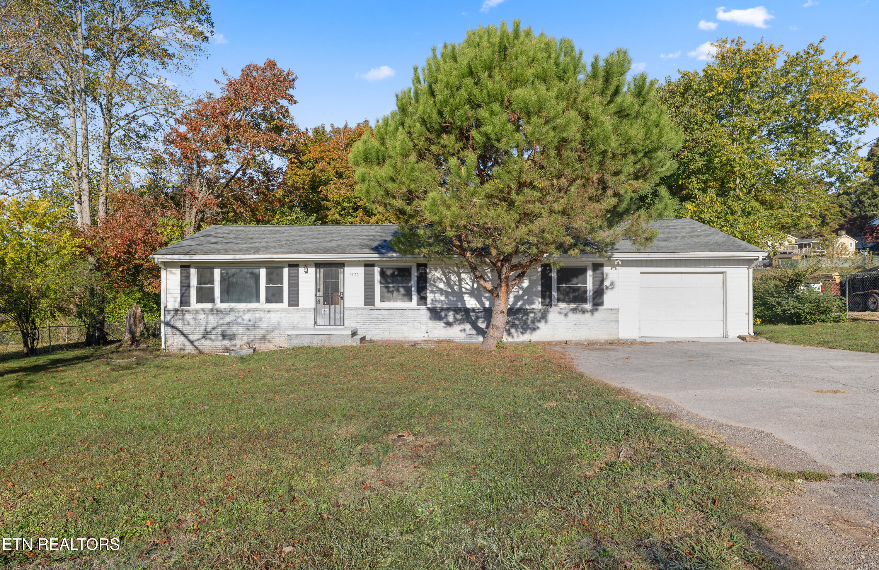 1623 Reaves Rd — photo