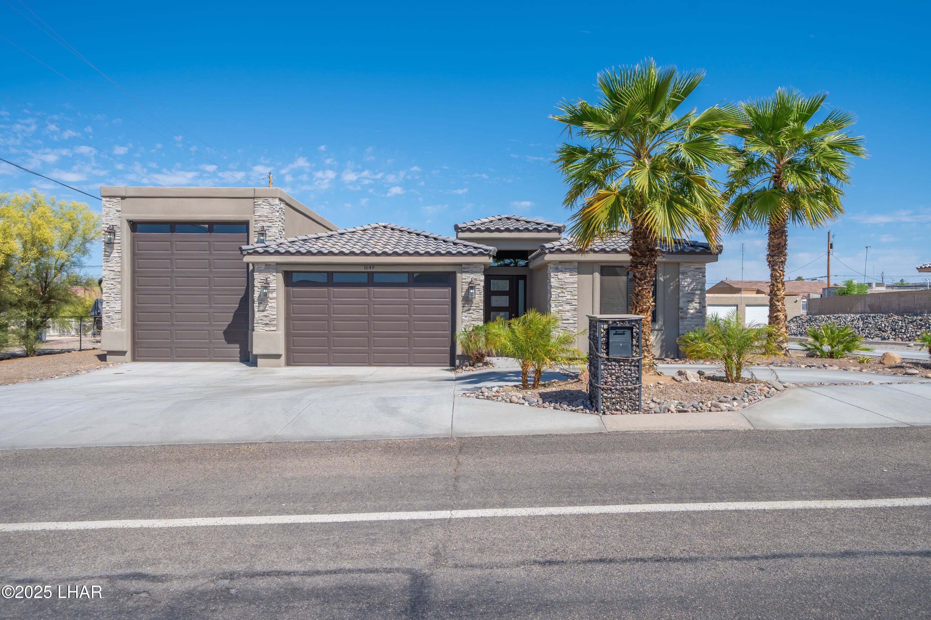 1649 Palo Verde Blvd S — photo