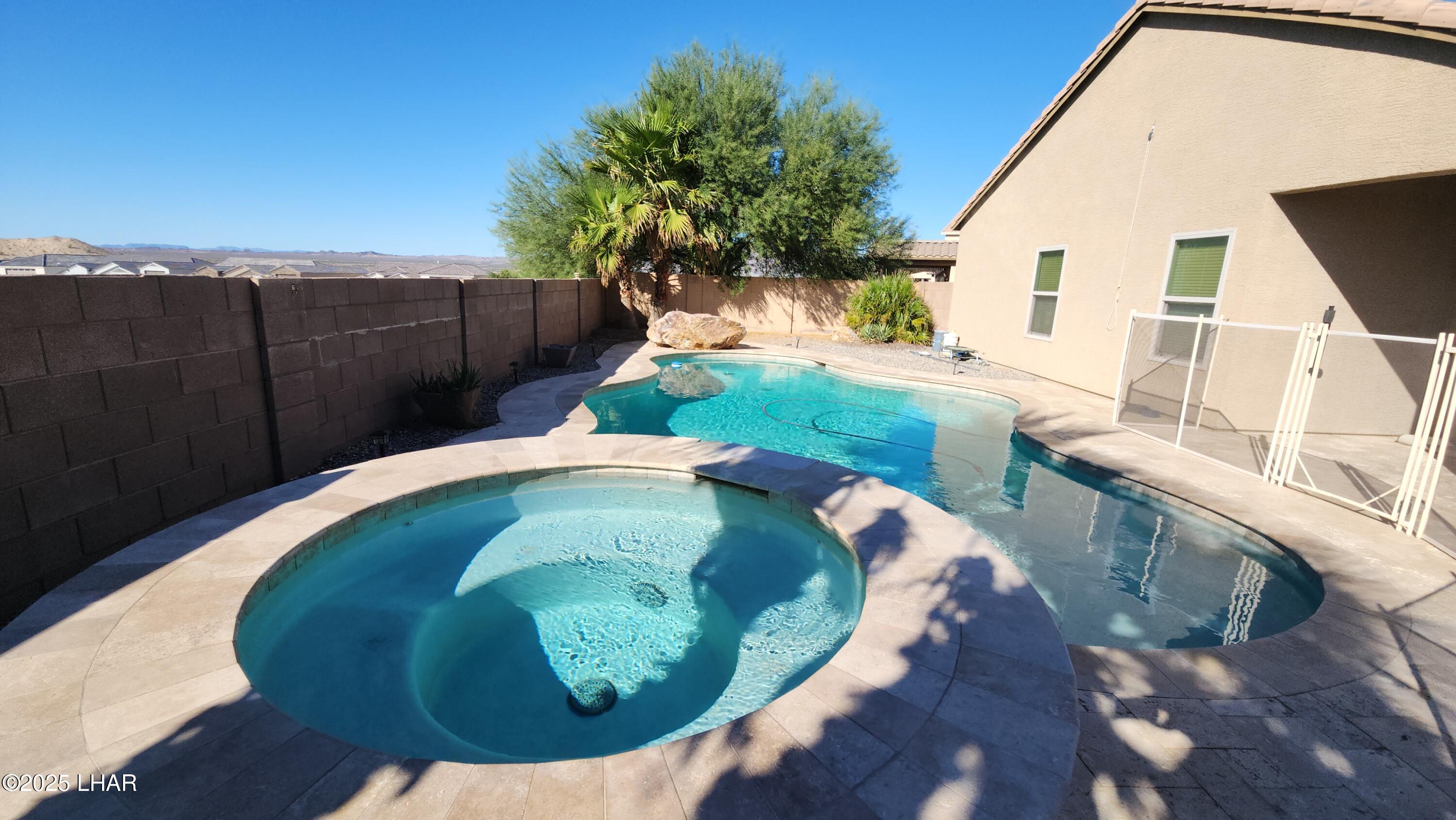 1736 E Azalea Ave — photo