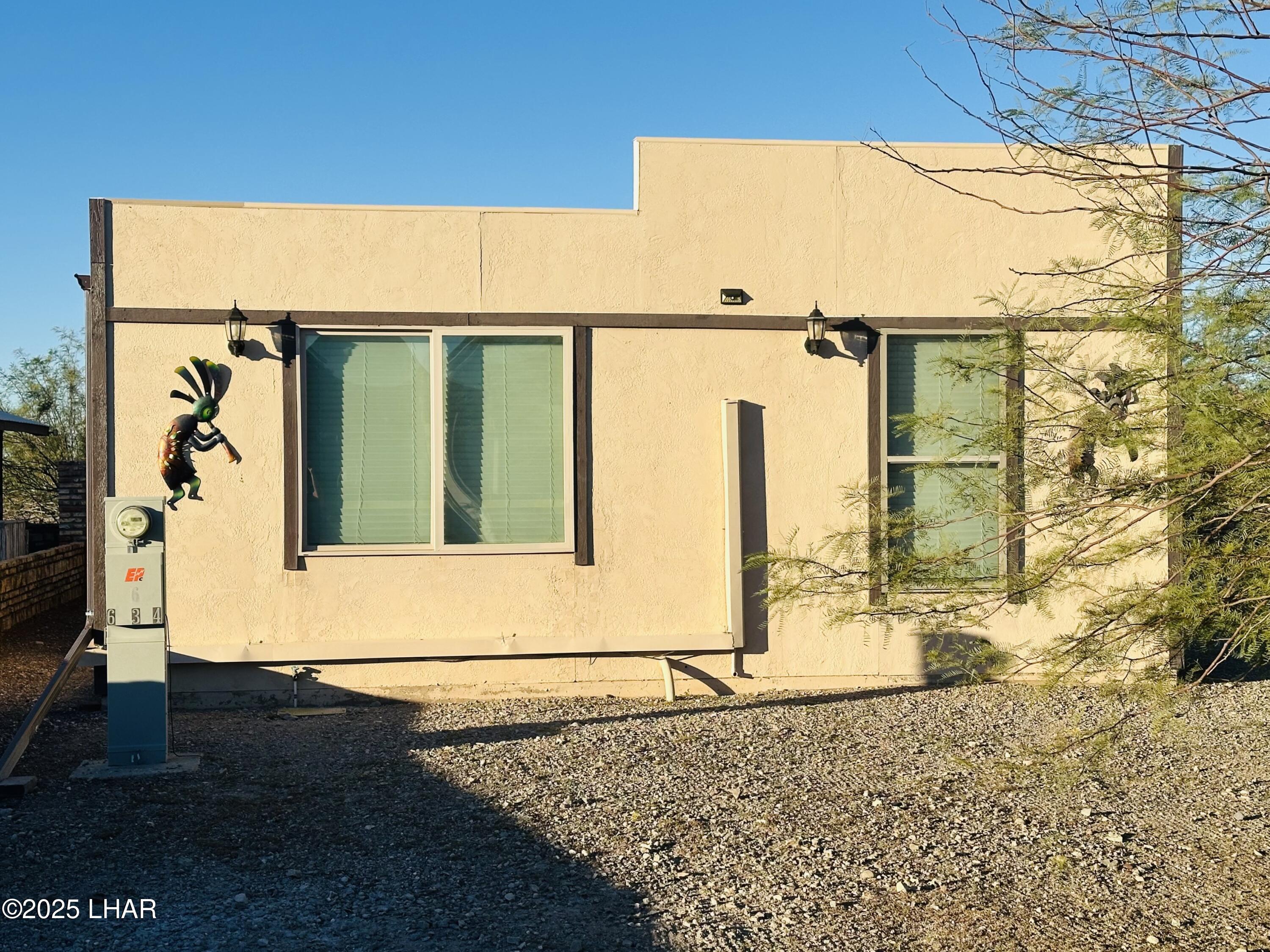 634 W Cowell St — photo