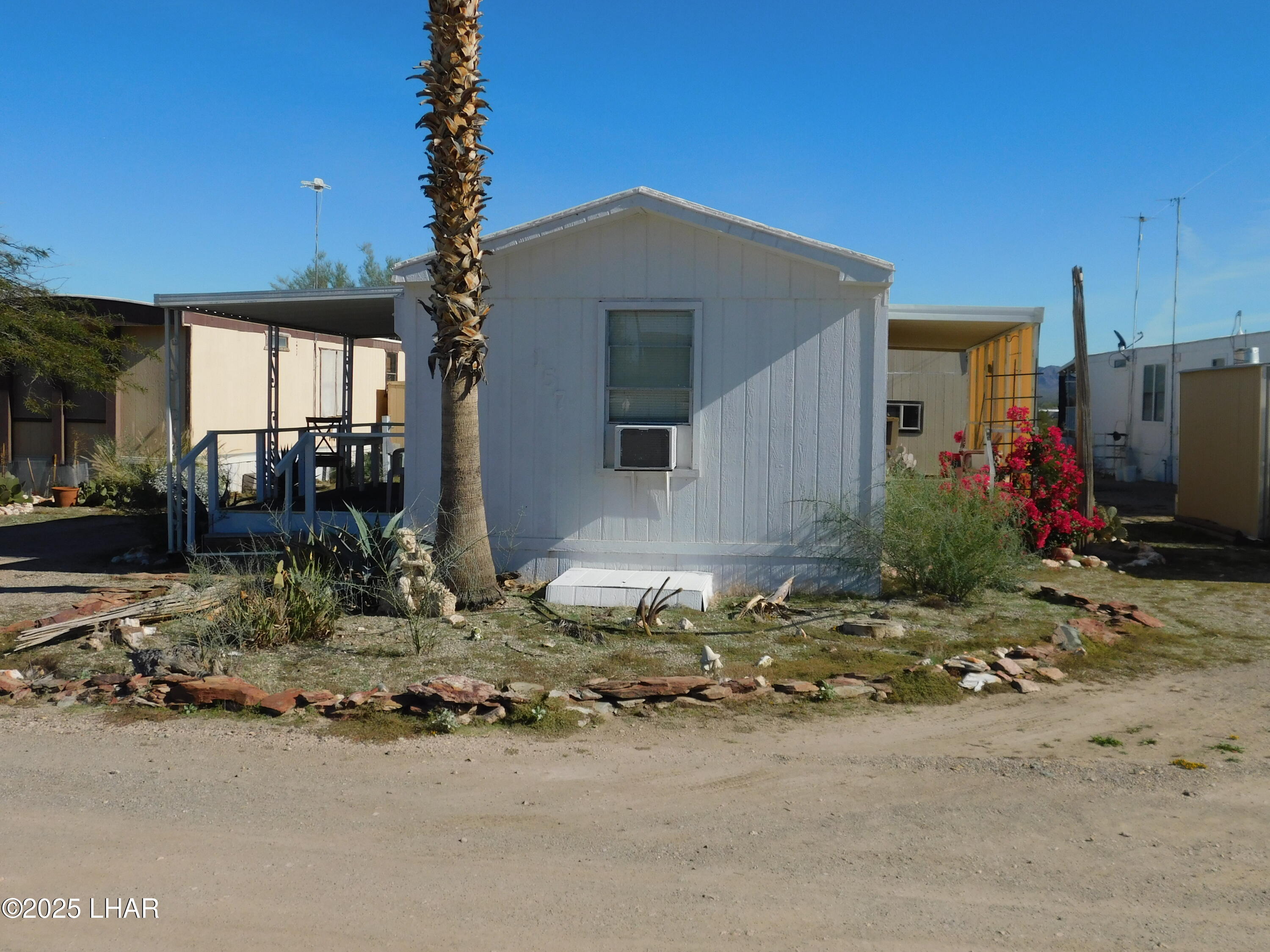 1240 W Acacia Dr 28 — photo