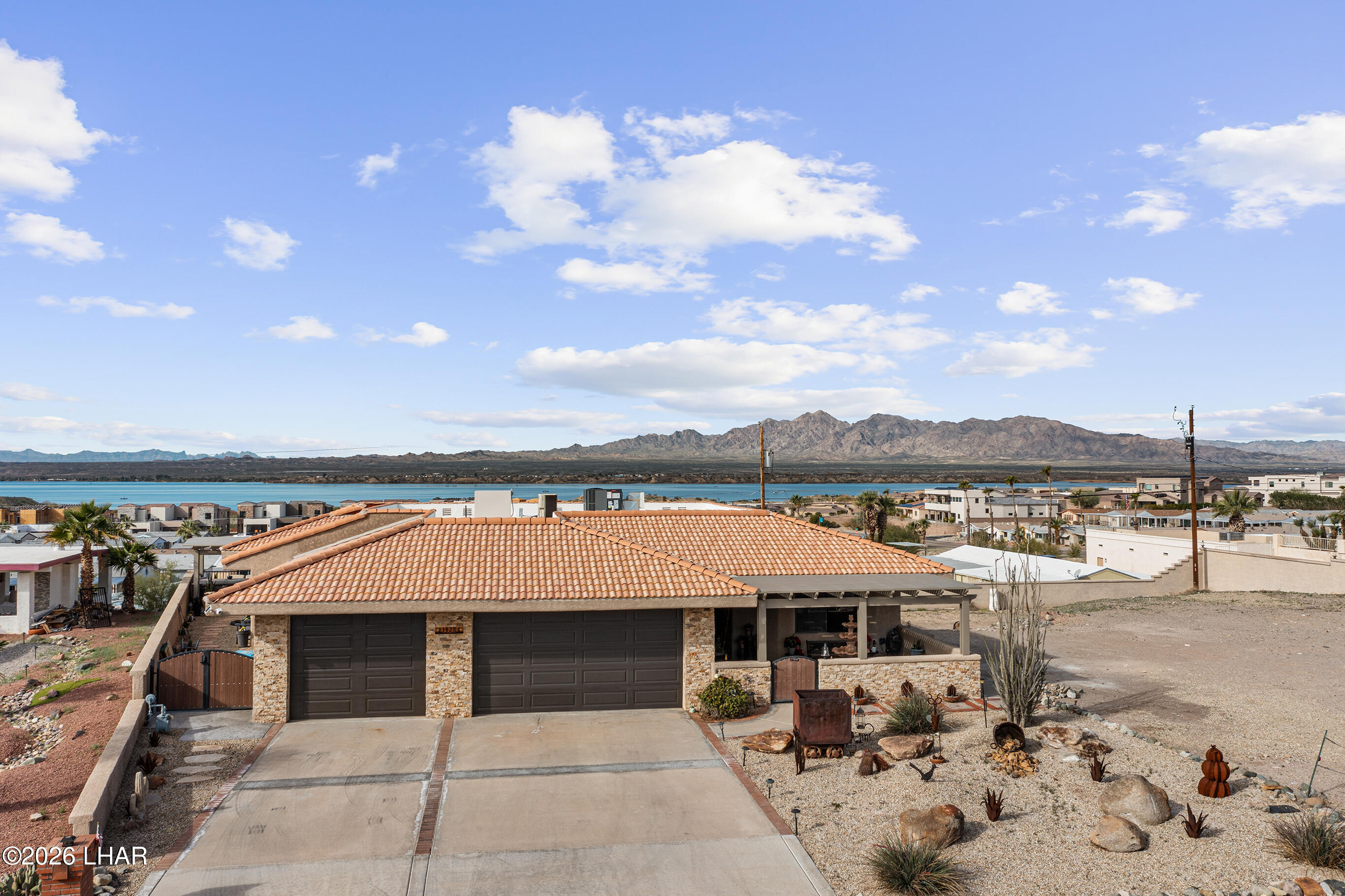 1425 Electra Bay — photo