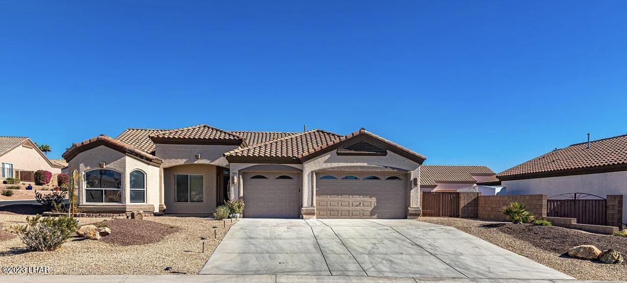 3882 Surrey Hills Ln — photo