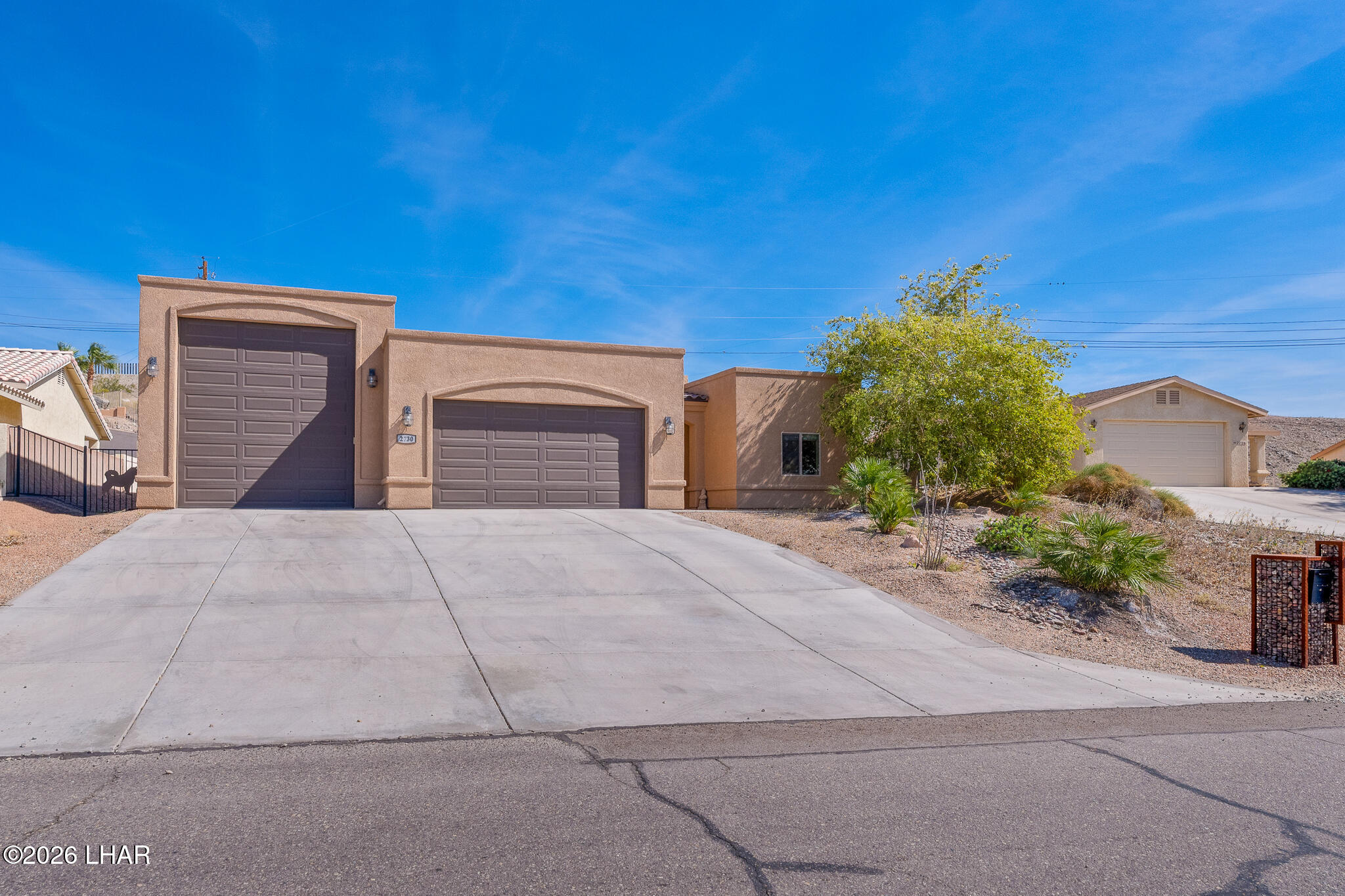 2730 Arcadia Dr — photo
