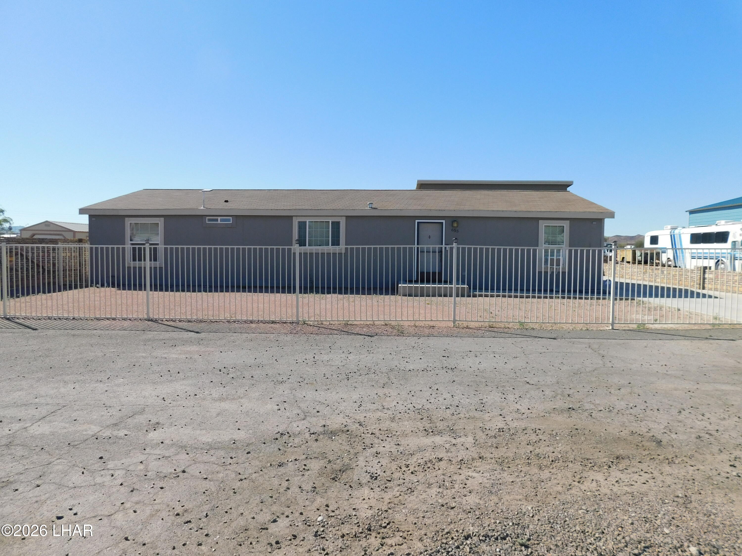 655 W Cowell St — photo