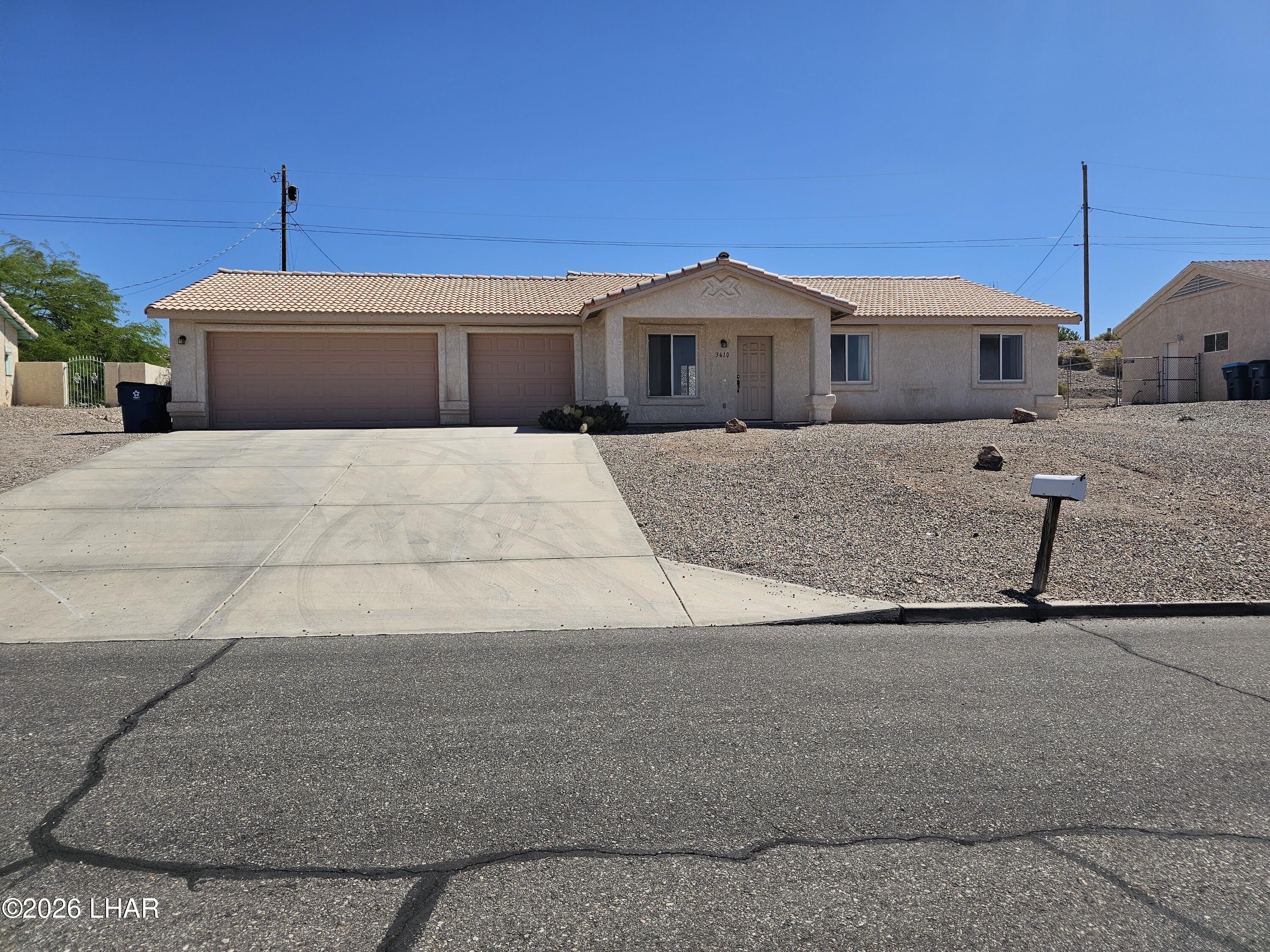 3610 Bluecrest Dr — photo