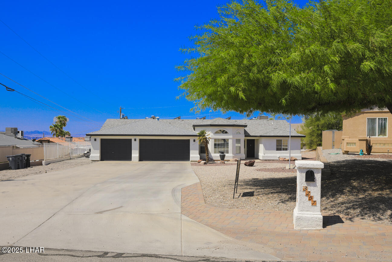 3257 Thunderbird Dr — photo