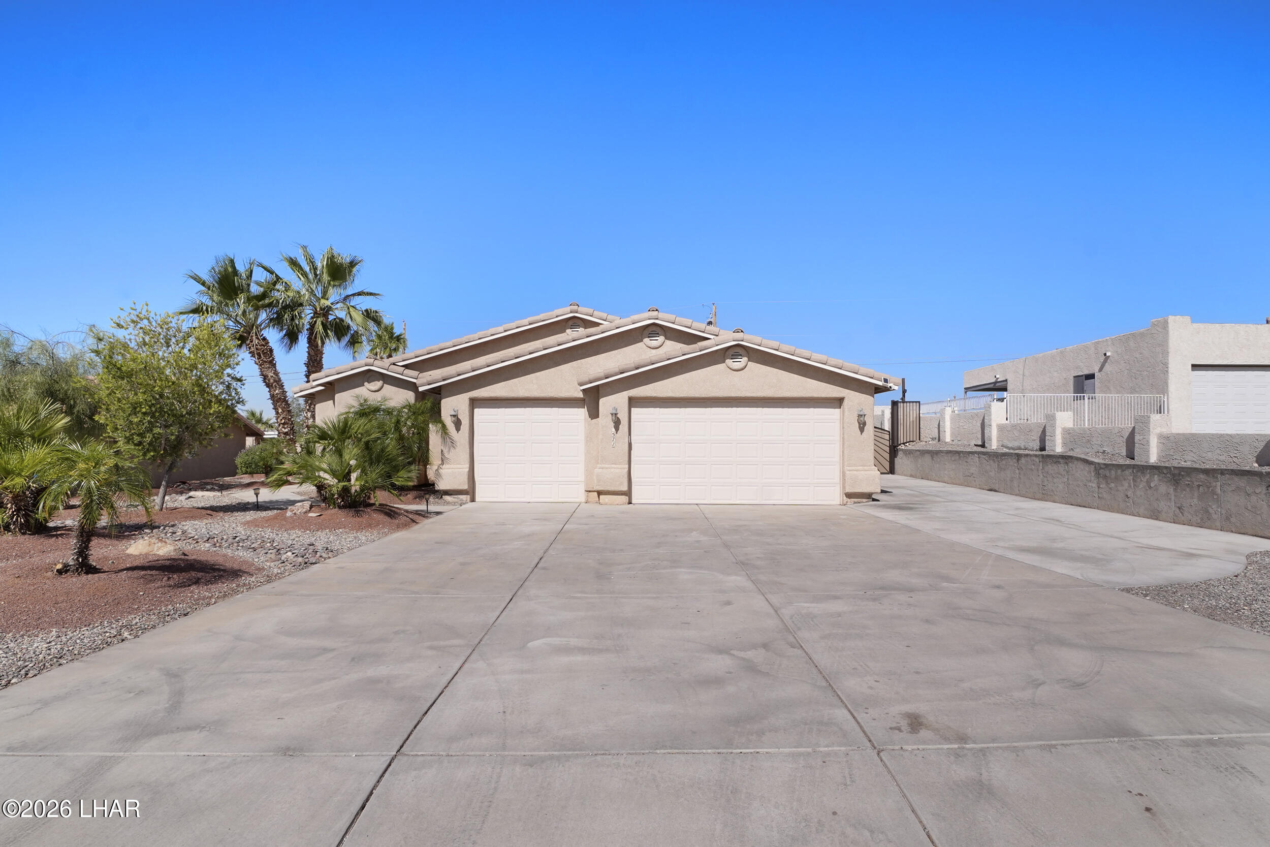 571 Mcculloch Blvd S — photo