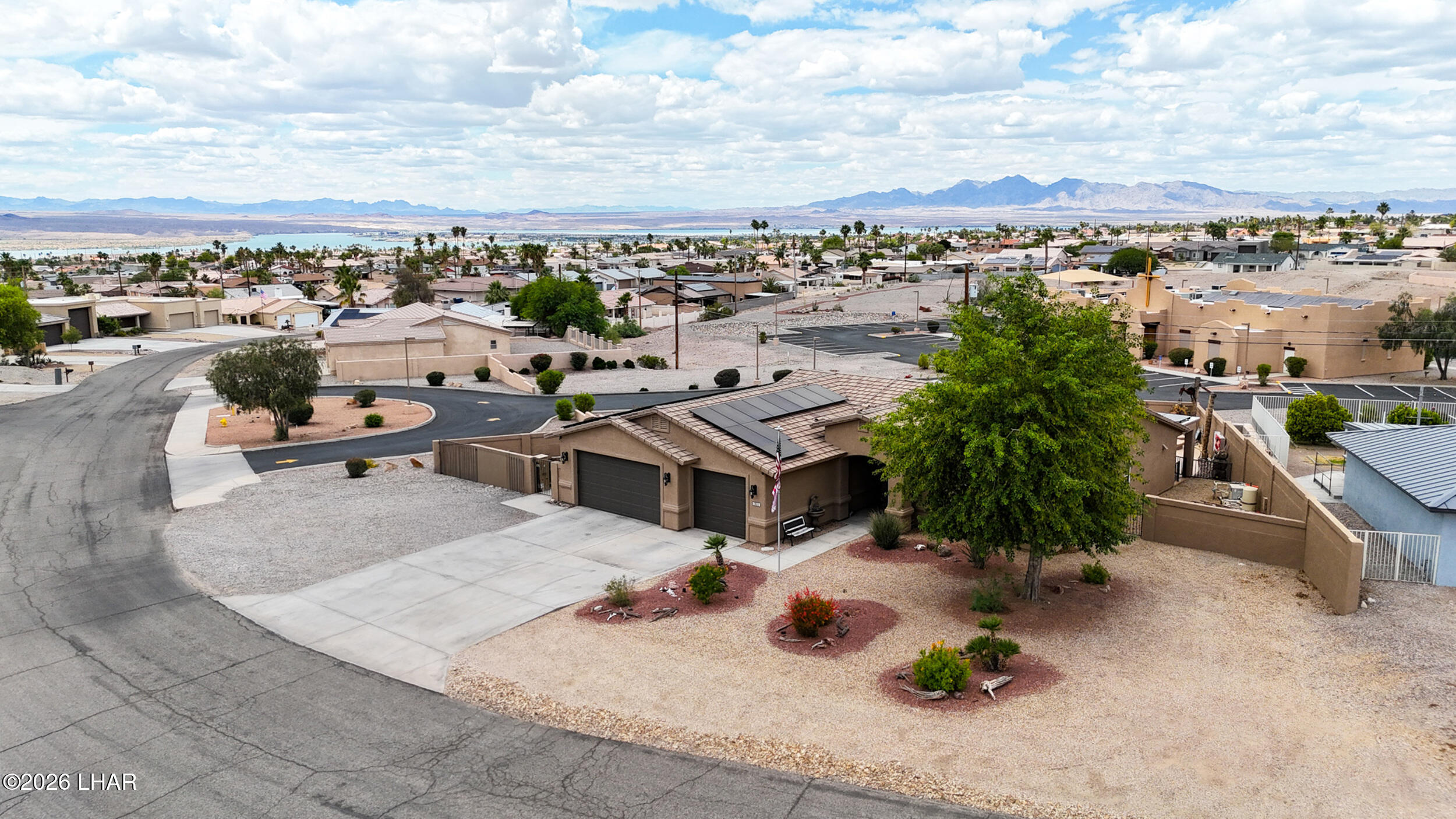 2811 Inca Dr — photo