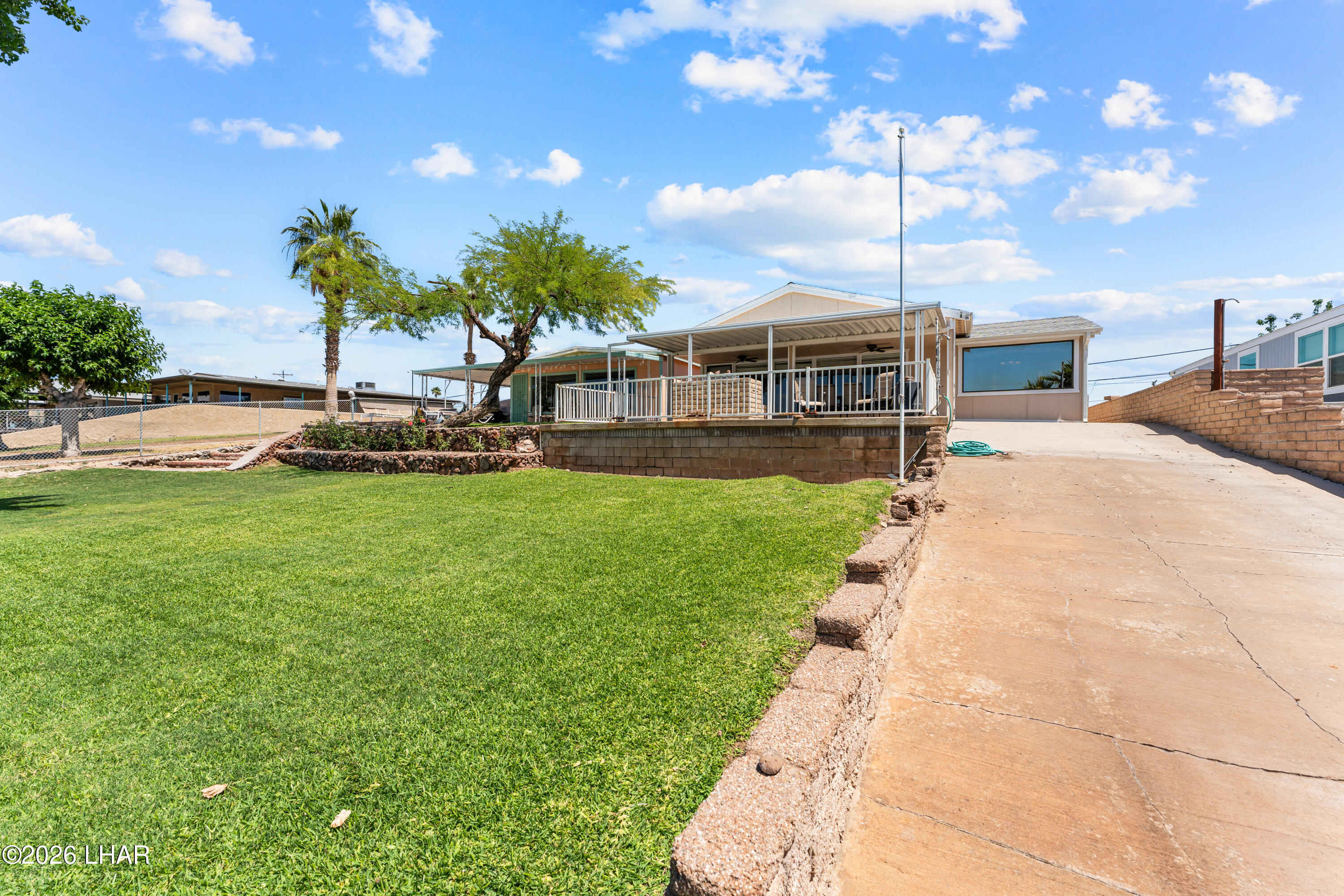 256 E Riverfront Dr, Parker, AZ 85344 — photo 3