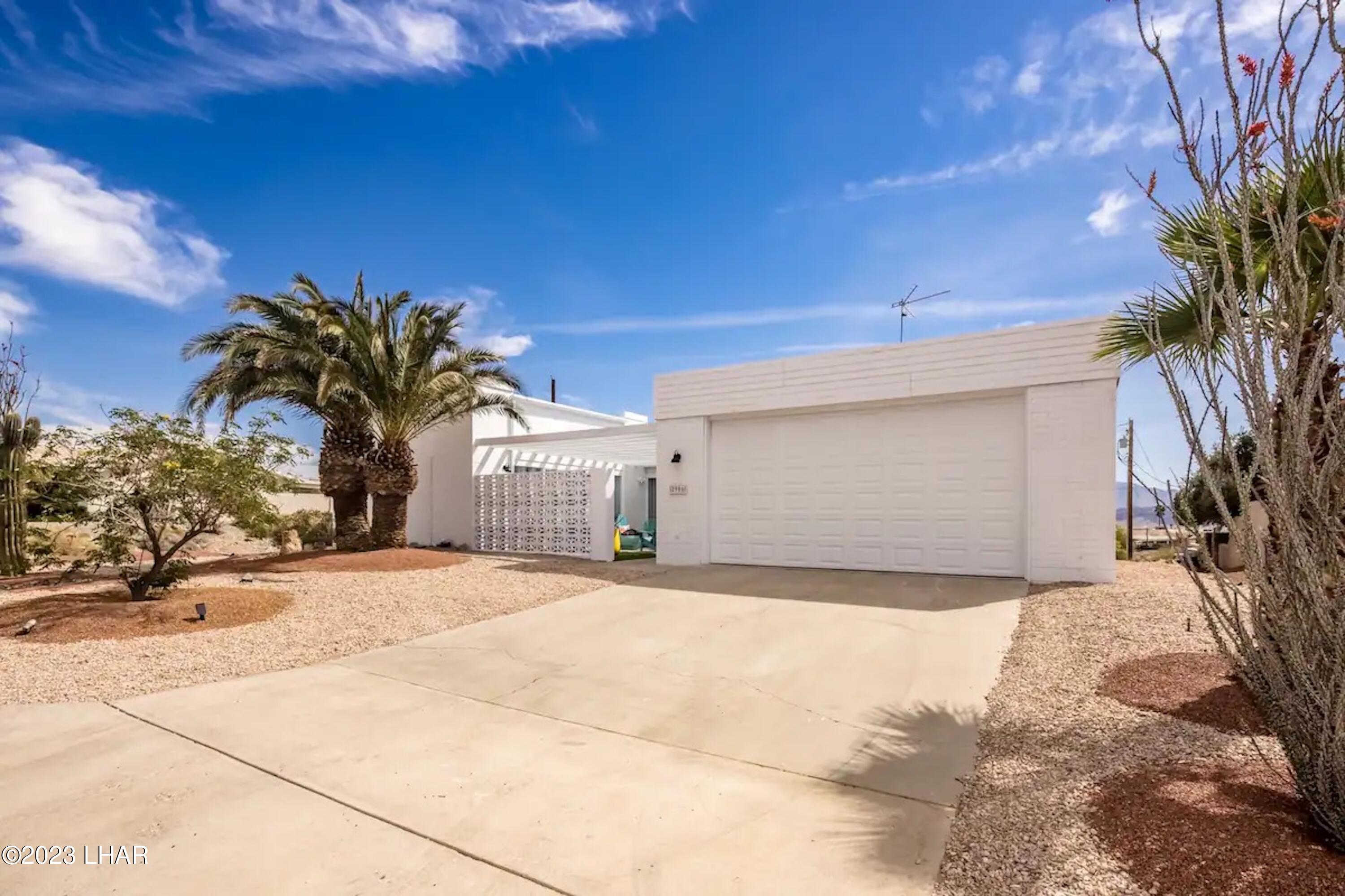 2906 Castaway Dr — photo