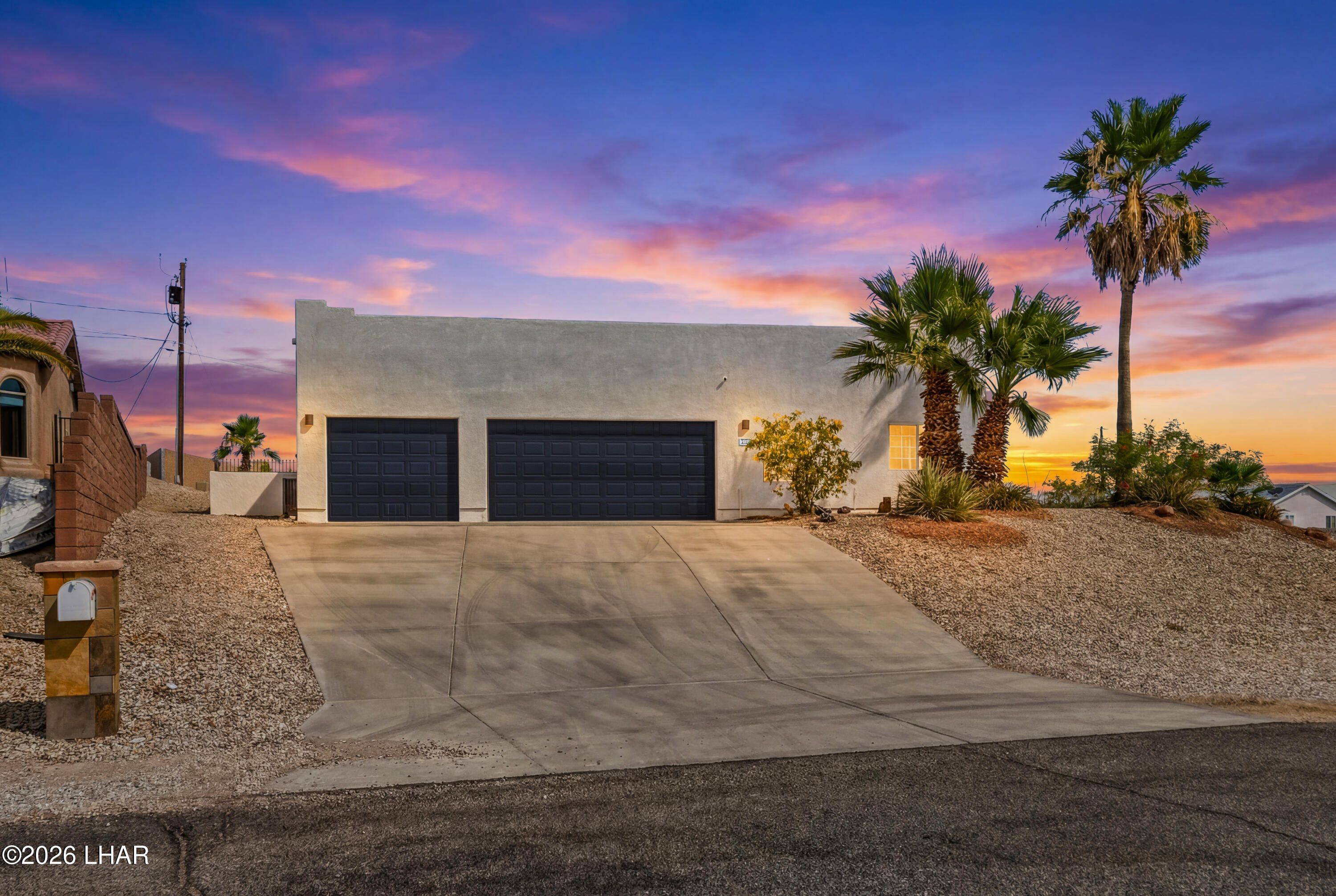 784 Cactus Dr — photo