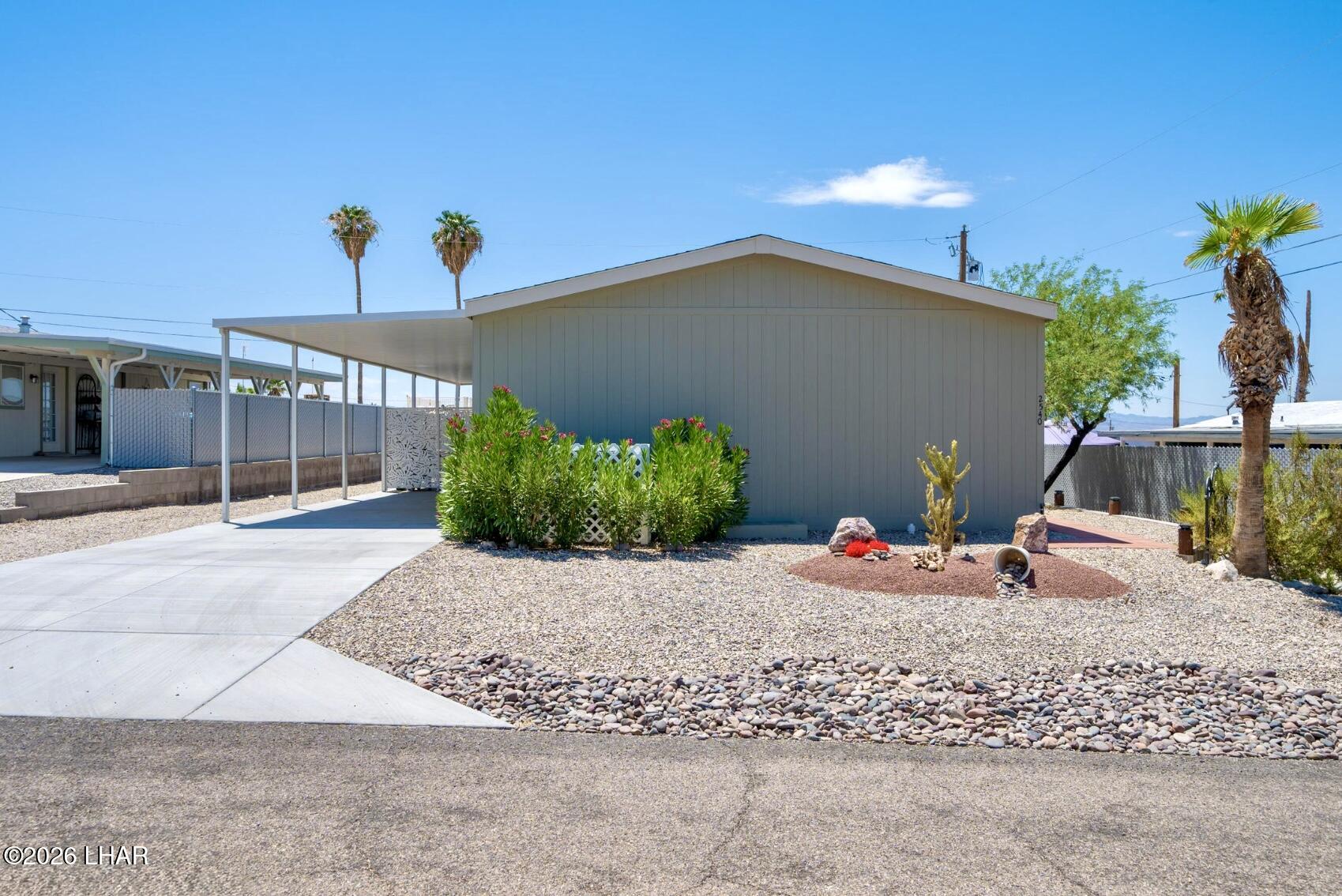 2540 Donna Dr — photo