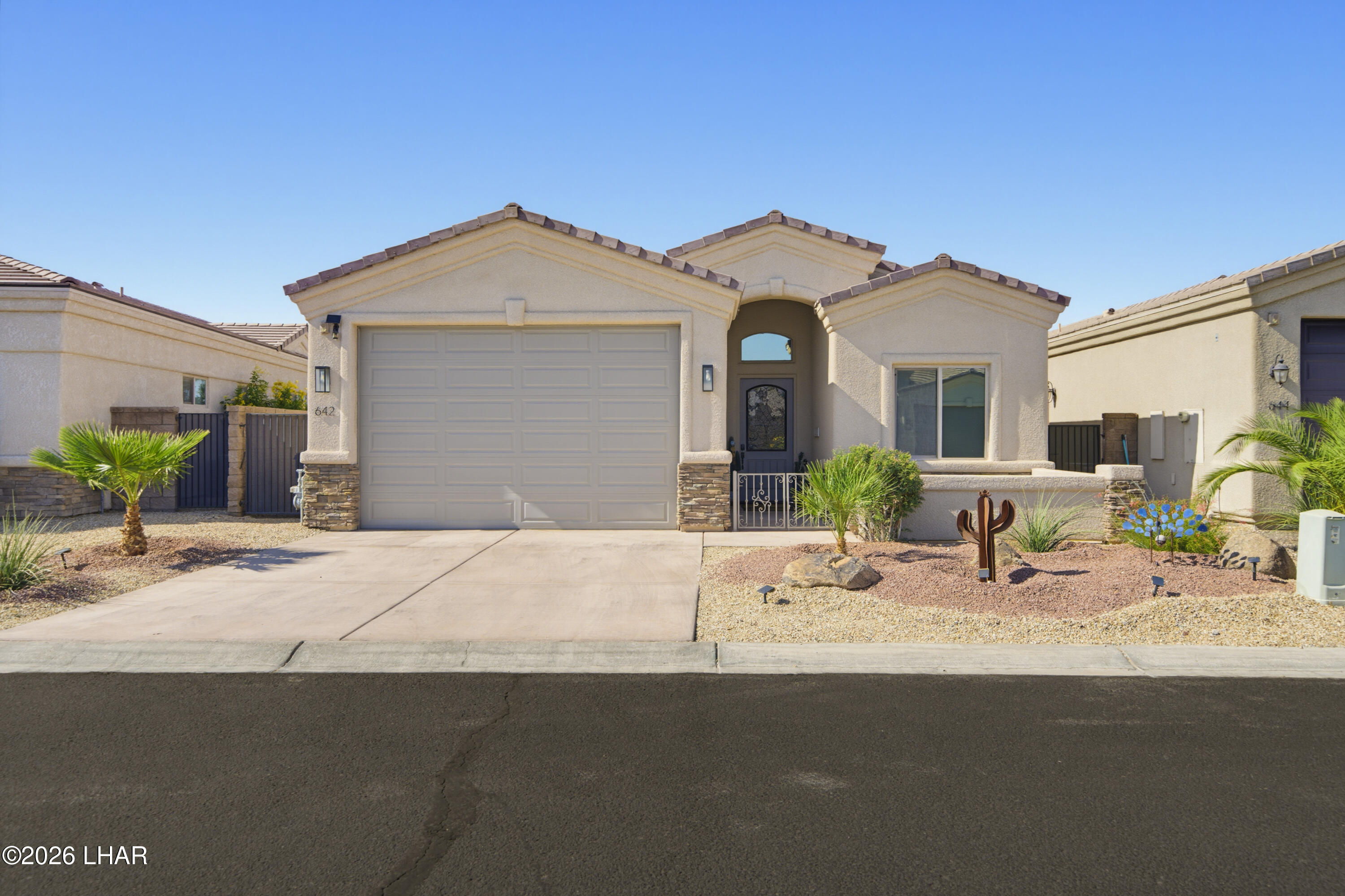 642 Grand Island Dr — photo