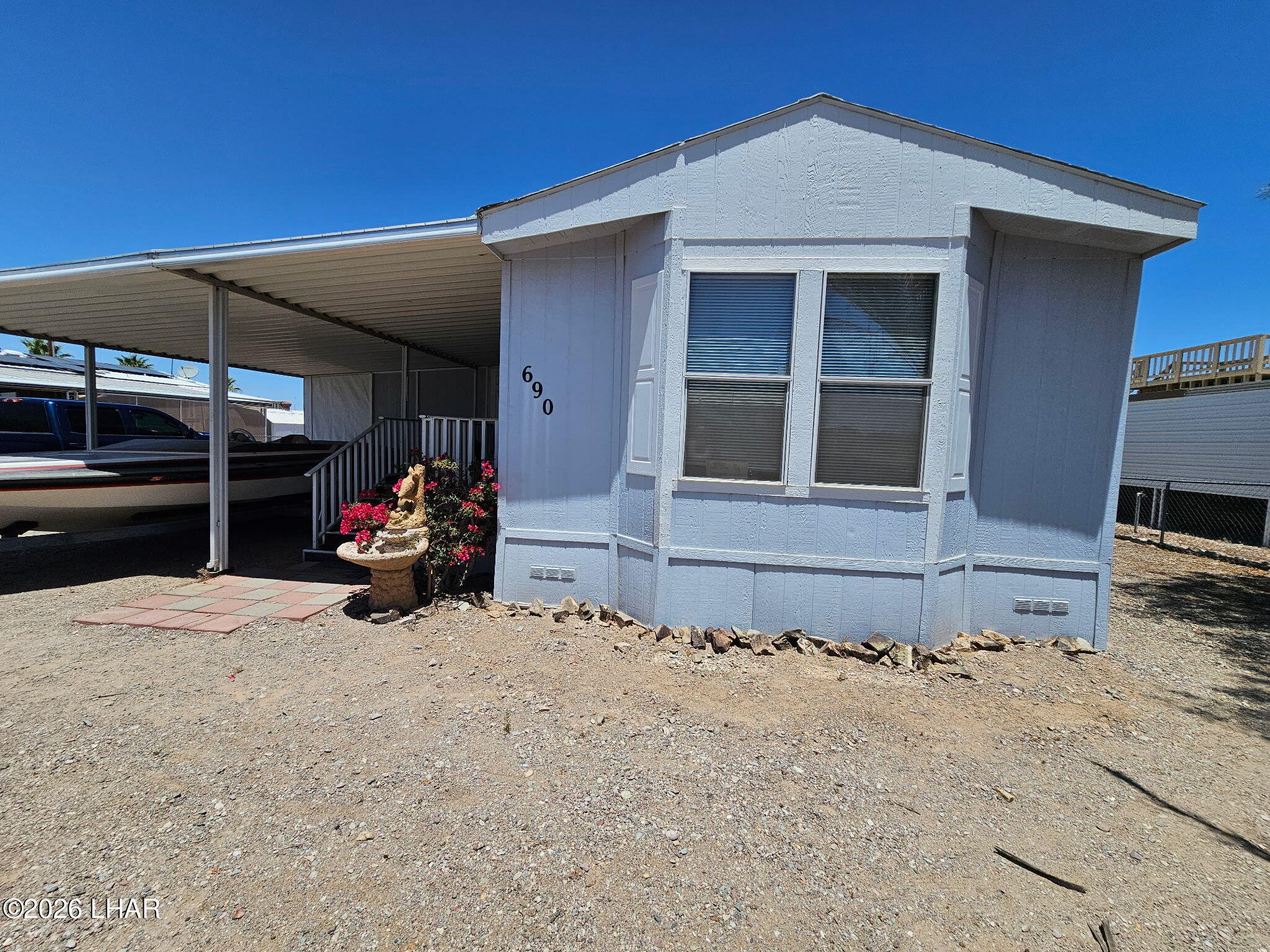 690 W Hagley — photo