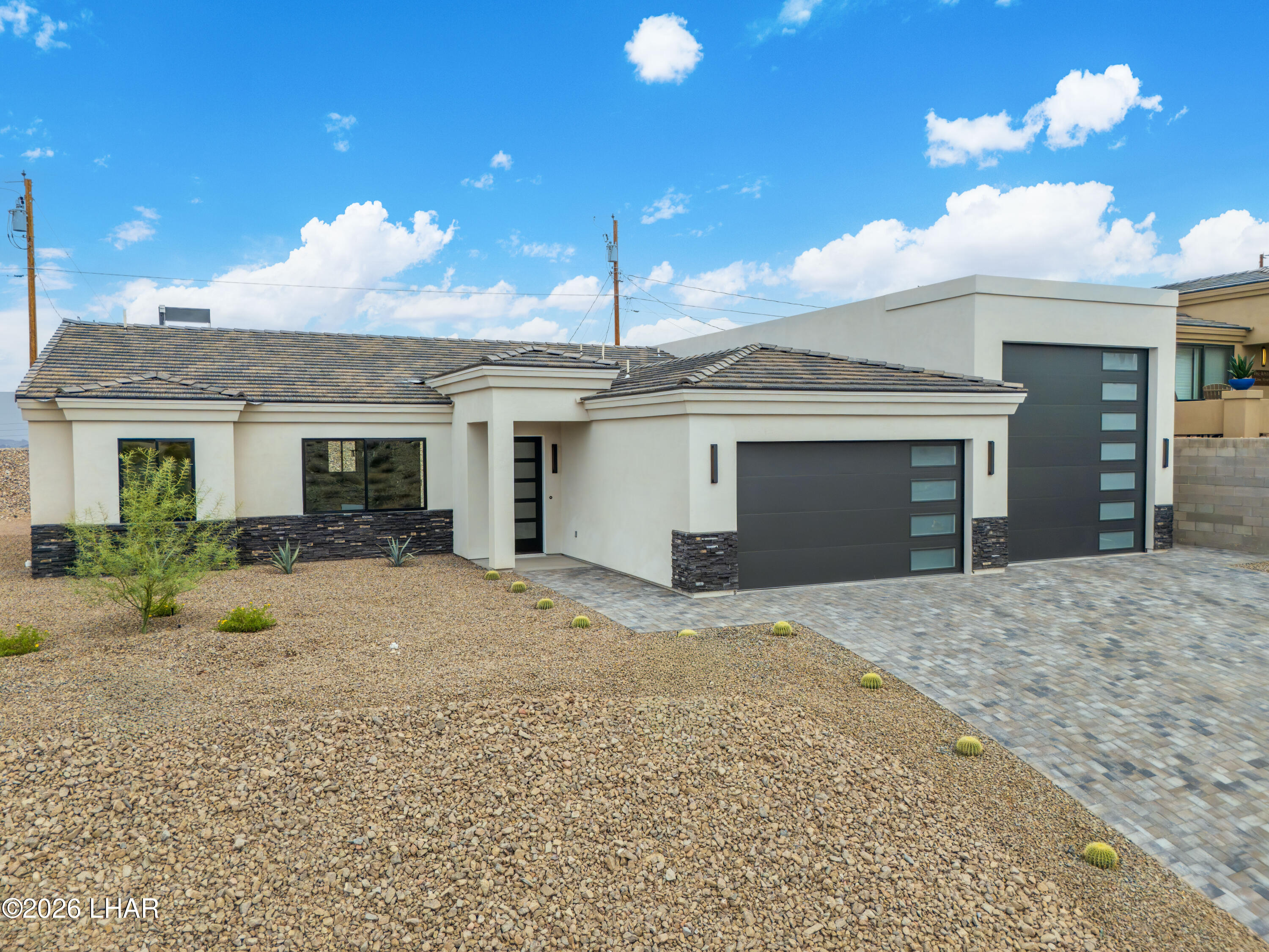 3041 Bowie Dr — photo