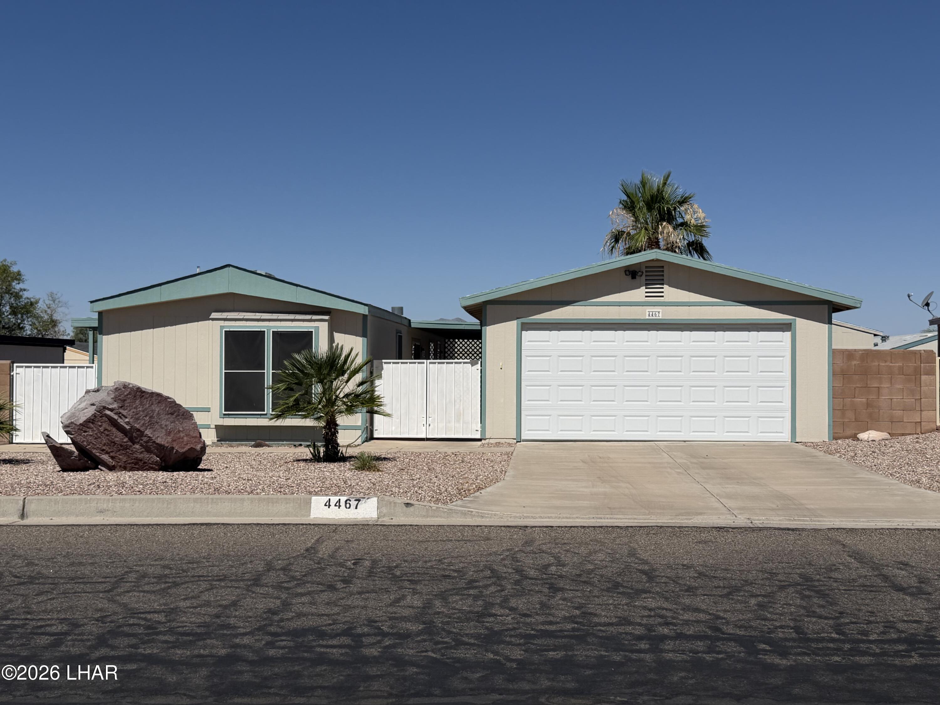 4467 S Amanda Ave — photo