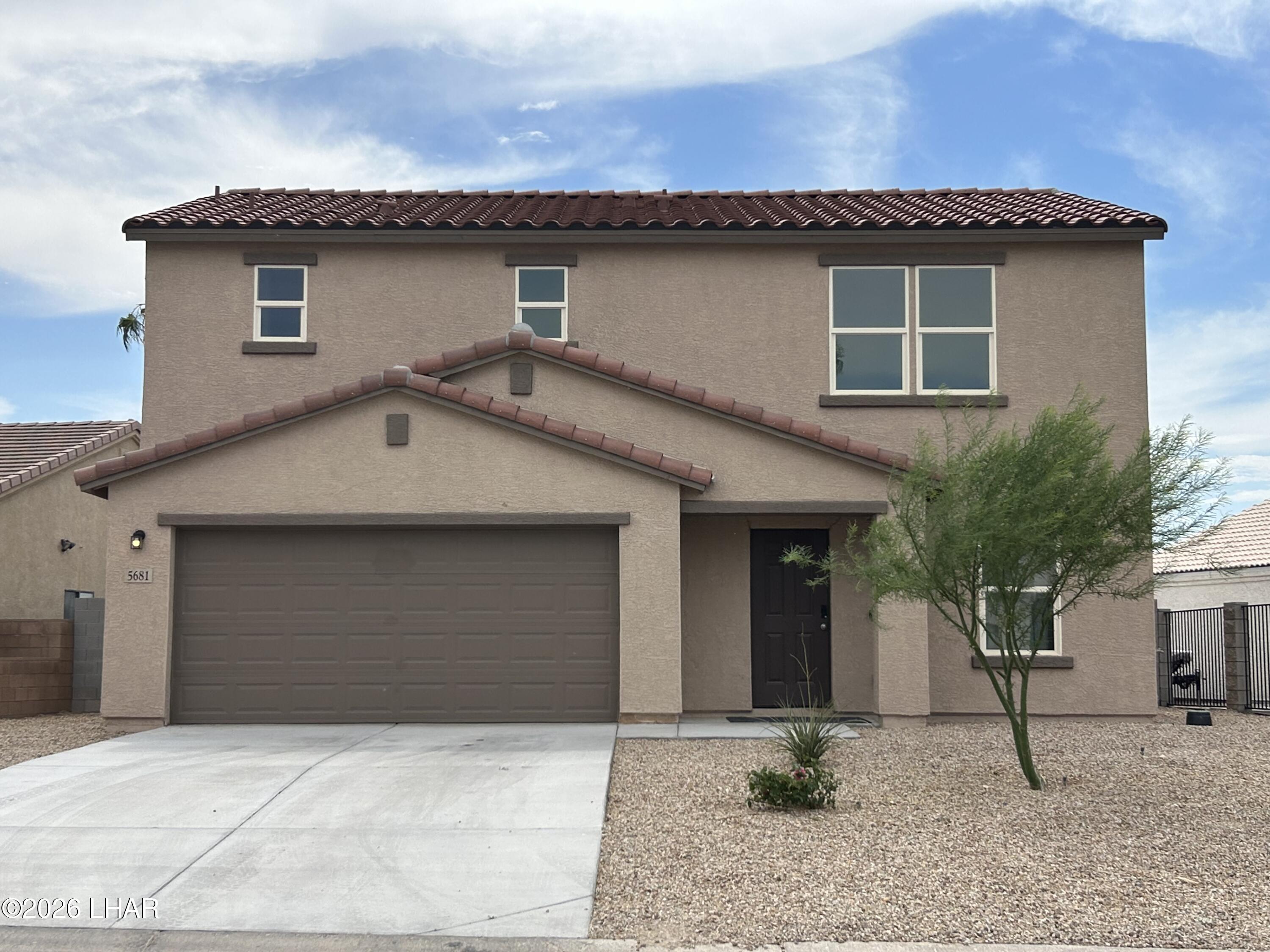5681 S Desert Lakes Dr — photo