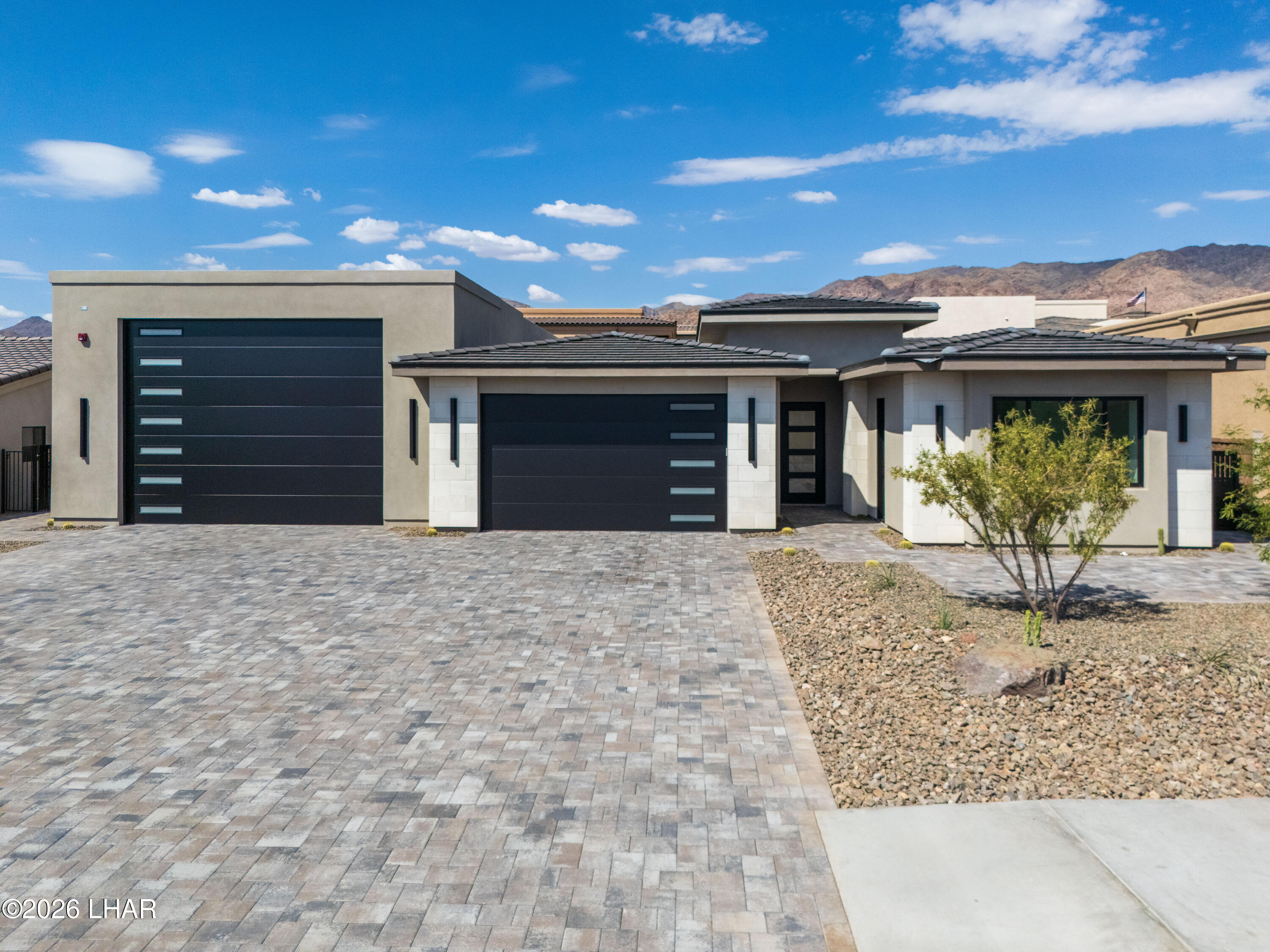 6873 Avienda De Los Foothills — photo