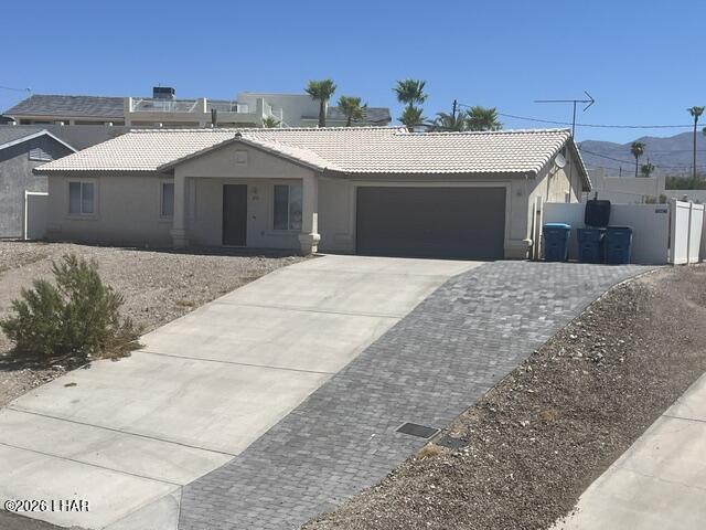2713 Huntington Dr — photo