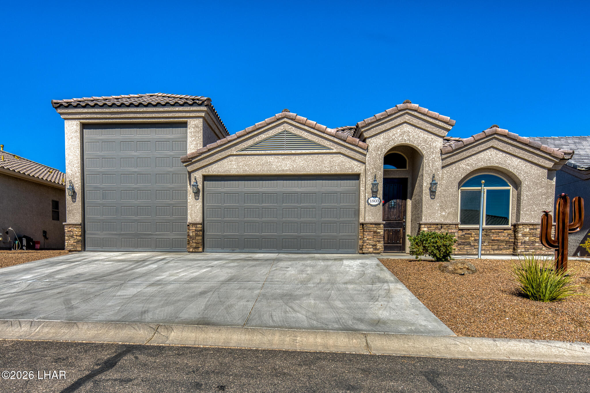 1803 E Alder Cir — photo