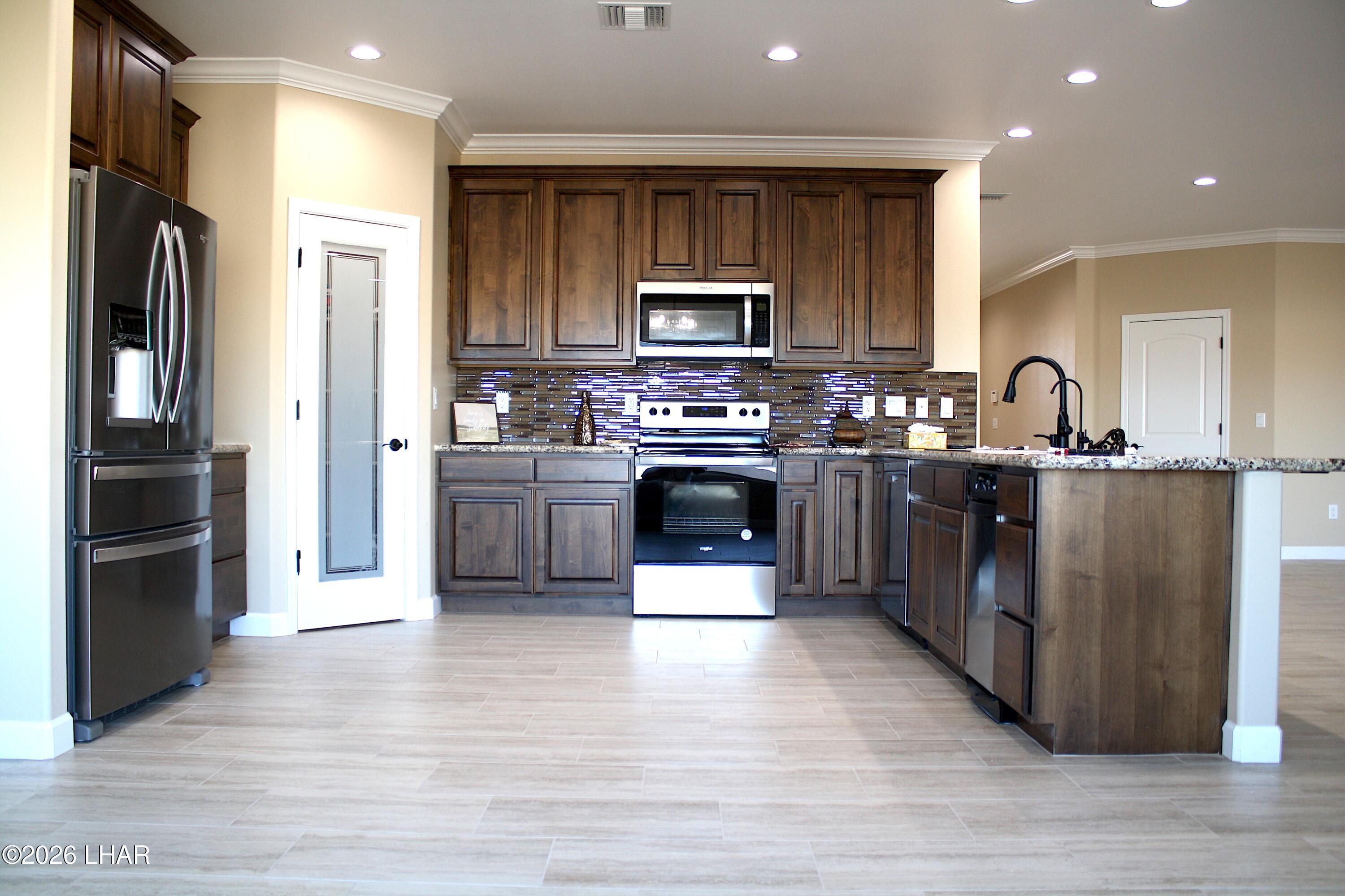 3266 Newport Dr — photo
