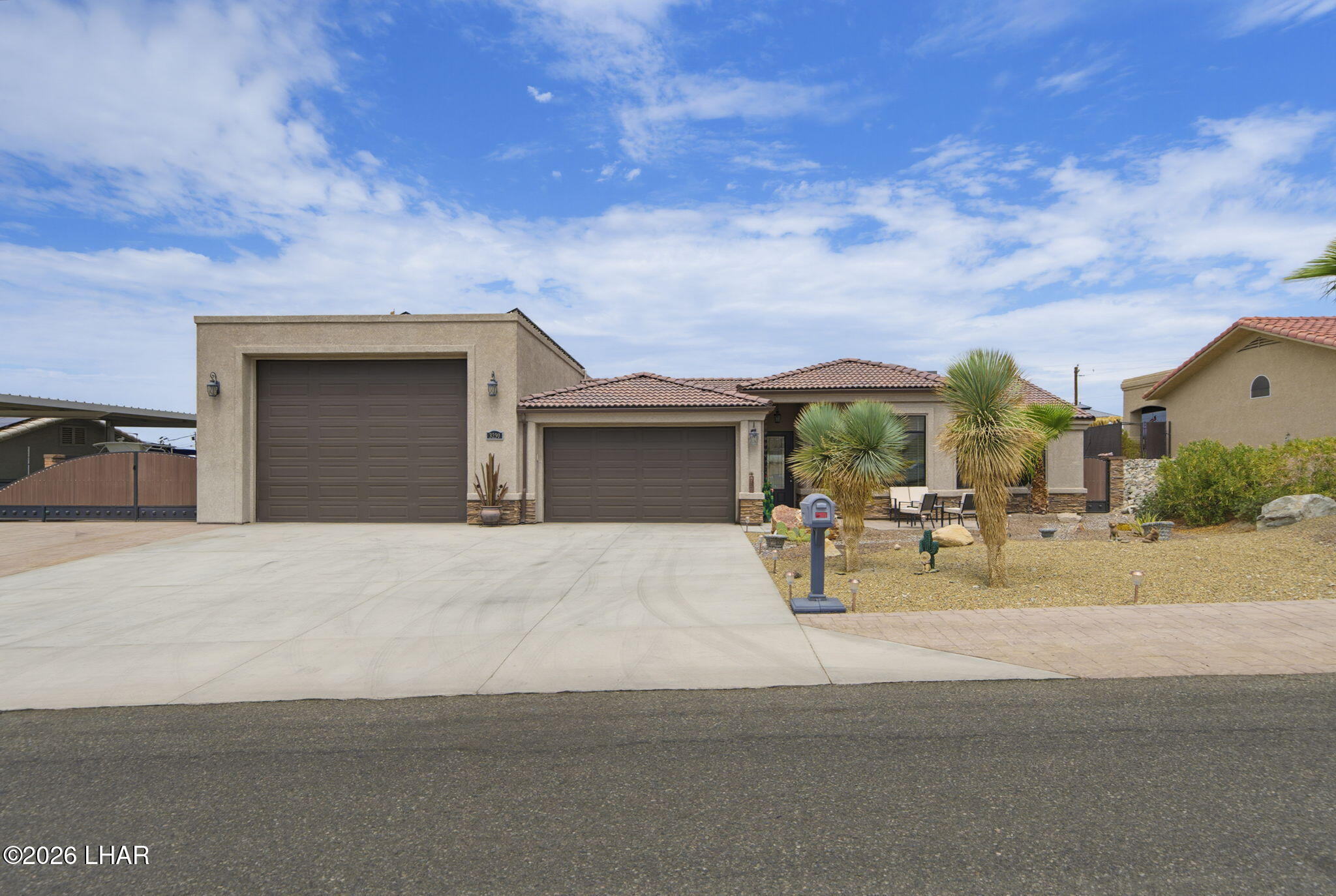 3239 Palm Tree Dr — photo