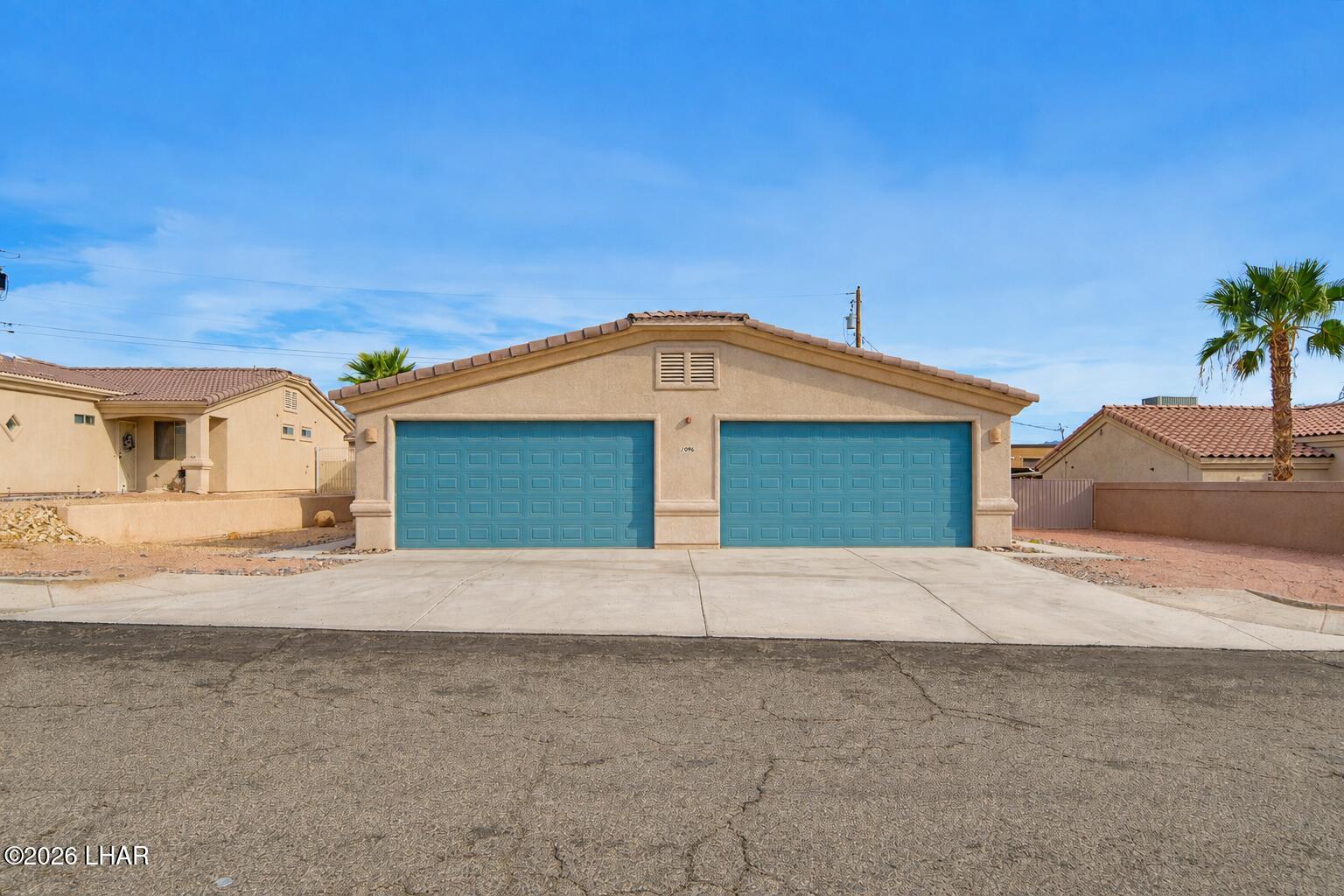 1096 Rolling Hills Dr — photo