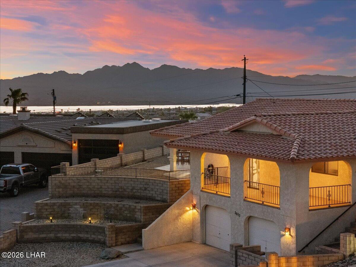 2633 Beverly Glen Ln — photo