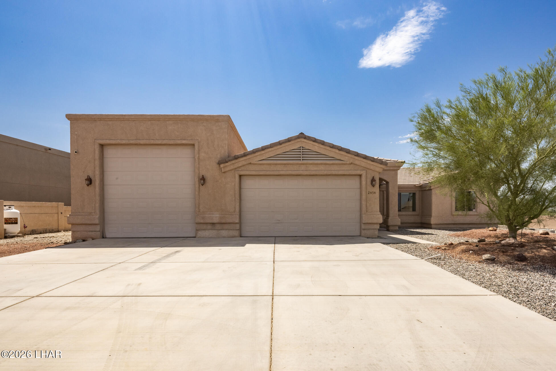 2454 Cliffwood Dr — photo
