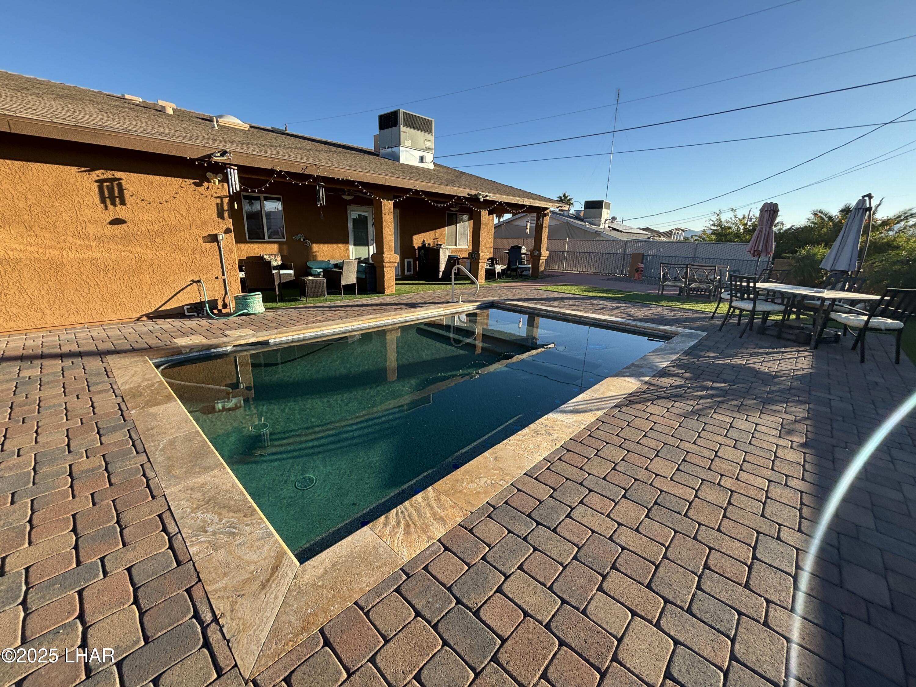 1521 Hawkeye Dr — photo